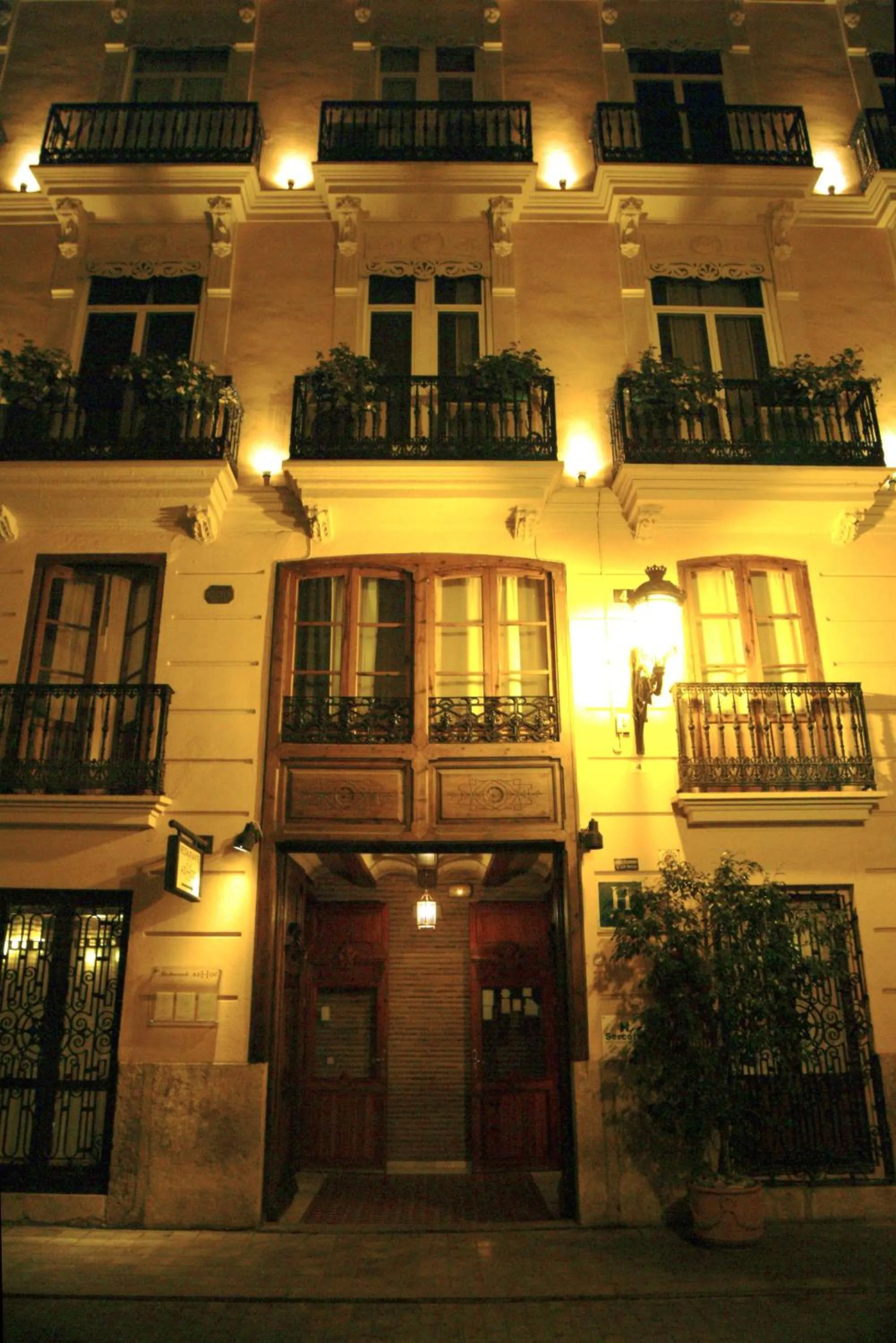 Facade/entrance in Ad Hoc Monumental 1881