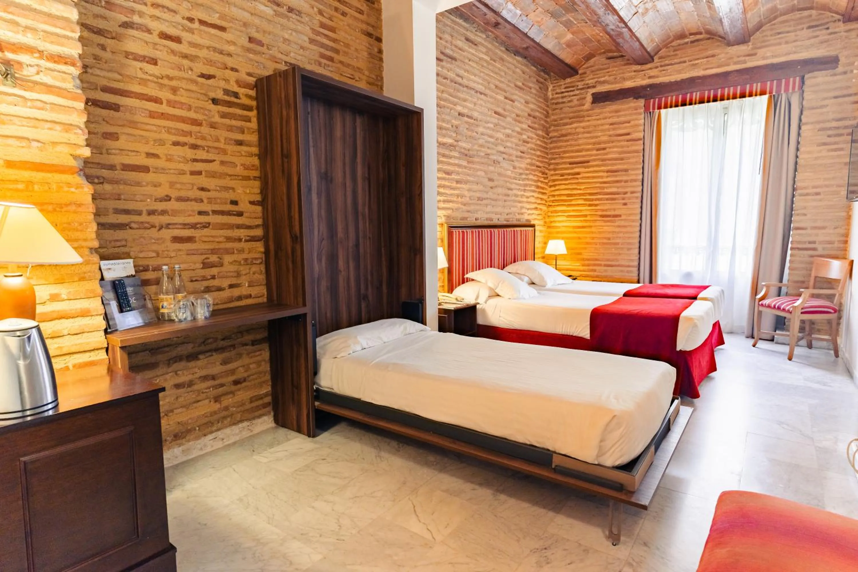 Bed in Ad Hoc Monumental 1881