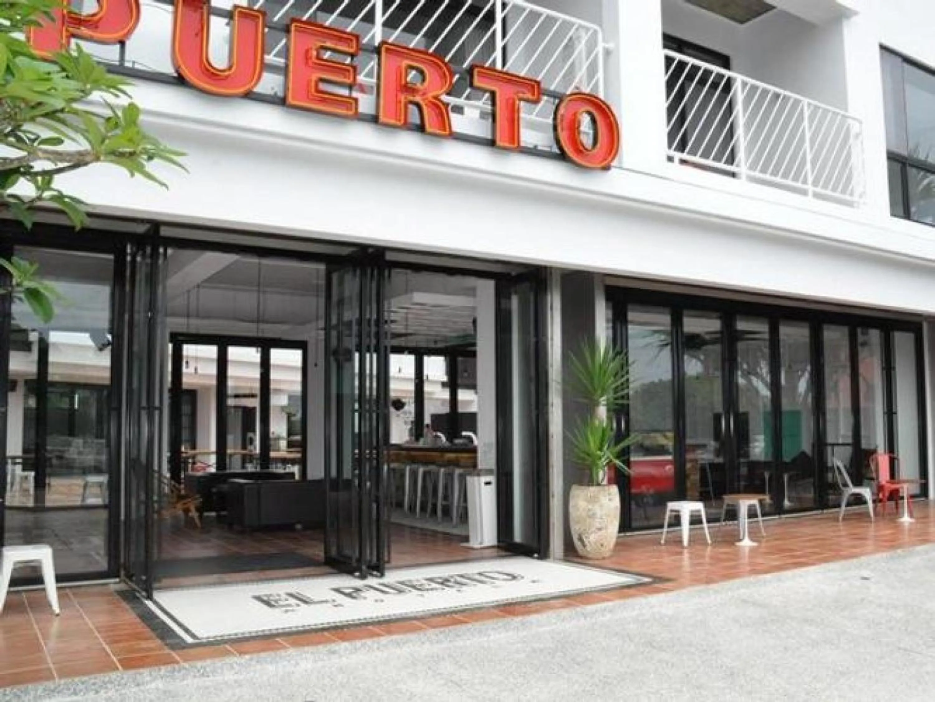 Property building in El Puerto Hotel