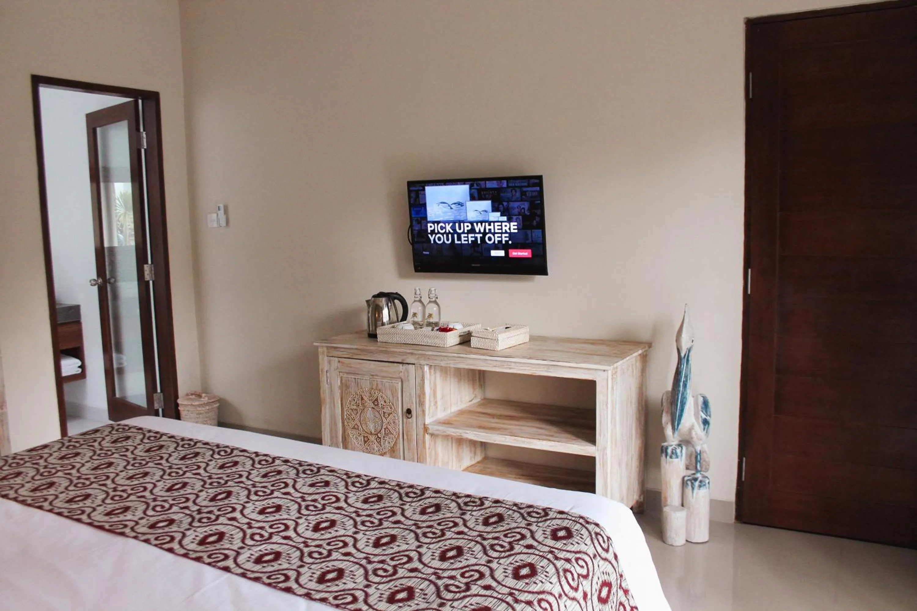 TV and multimedia, Bed in Kubu Garden Suites & Villas Nusa Dua