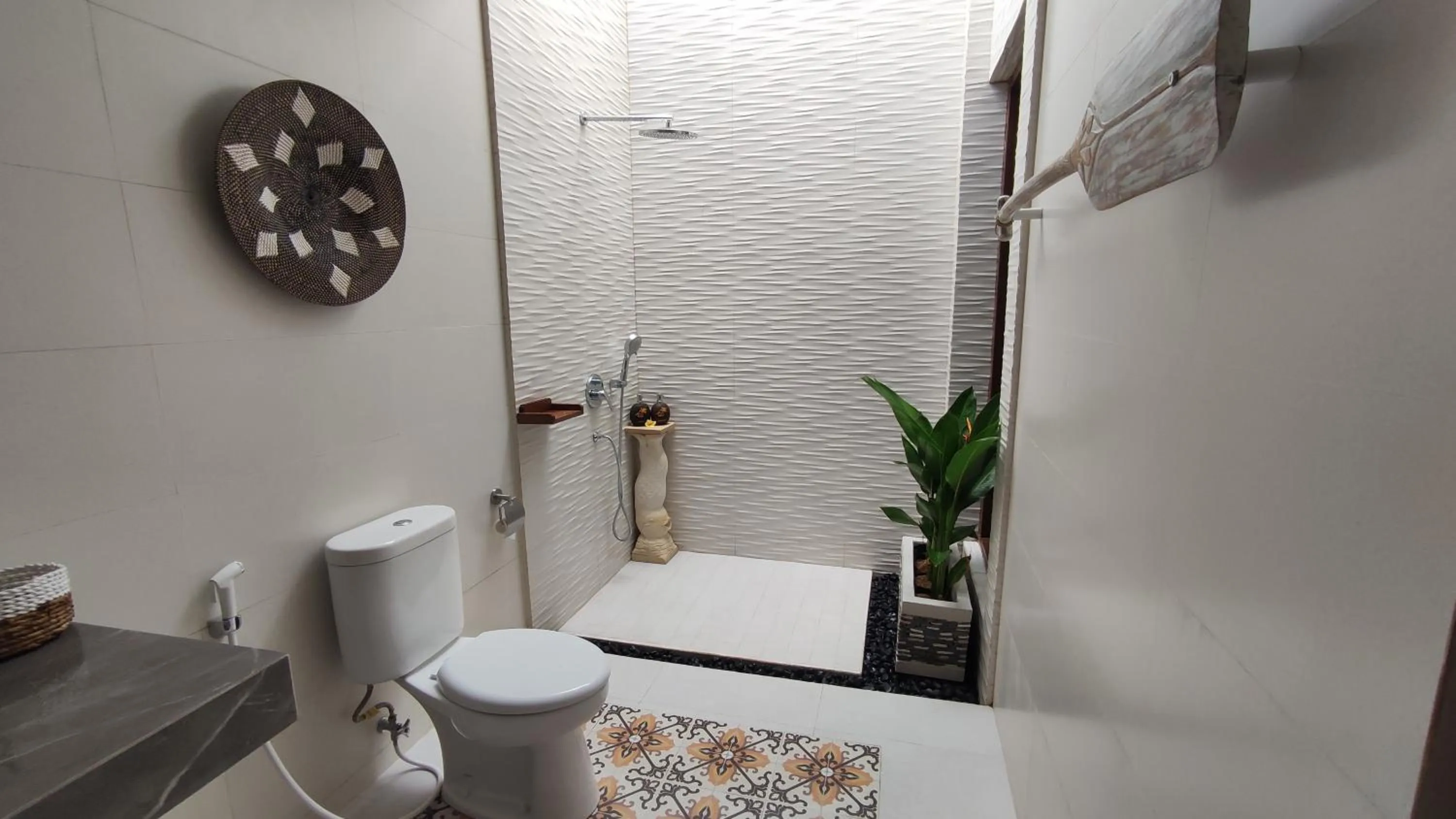 Shower in Kubu Garden Suites & Villas Nusa Dua