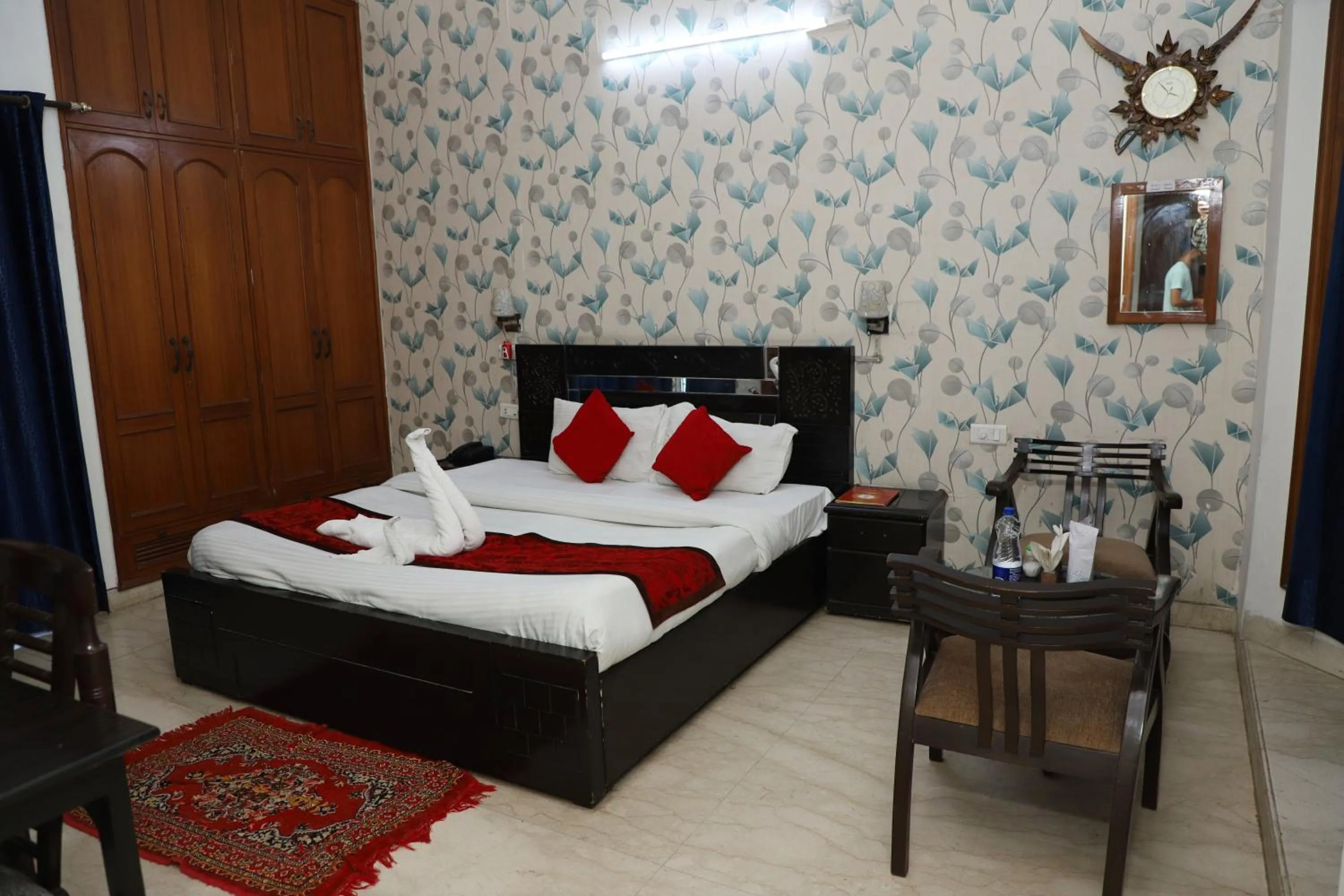 Bedroom, Bed in Hotel Ashray Noida