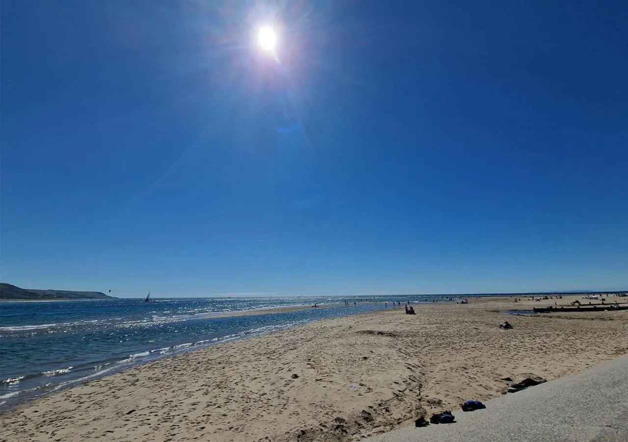 Summer in Luxury 4 Bedroom Seaside Apartment - Glan Y Werydd House
