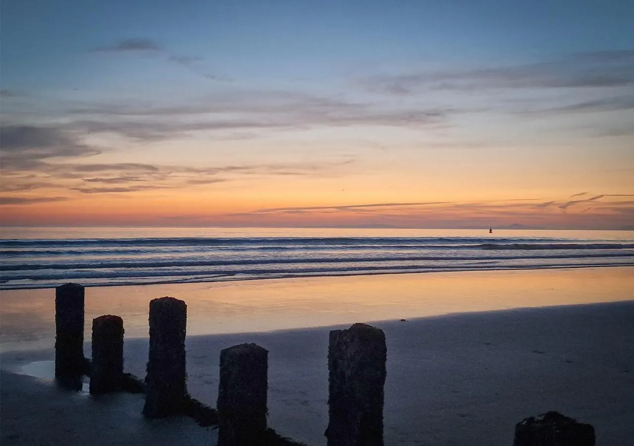 Beach in Luxury 4 Bedroom Seaside Apartment - Glan Y Werydd House