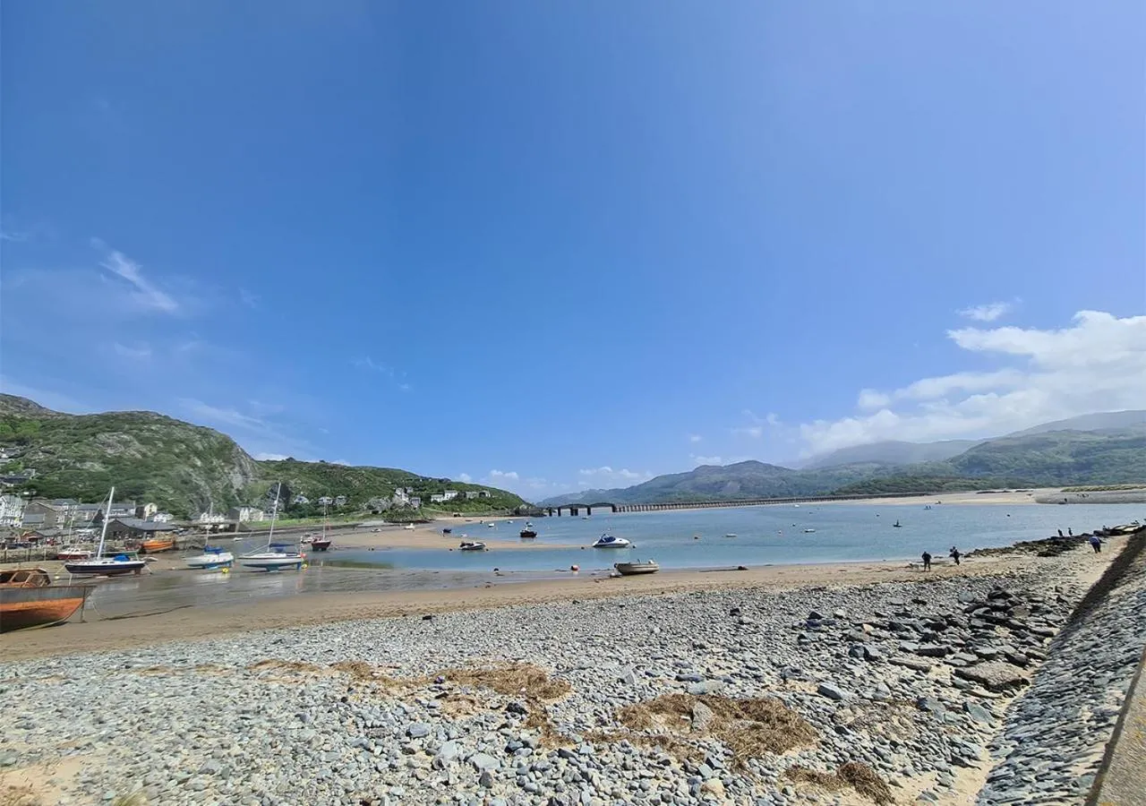 Nearby landmark in Luxury 4 Bedroom Seaside Apartment - Glan Y Werydd House