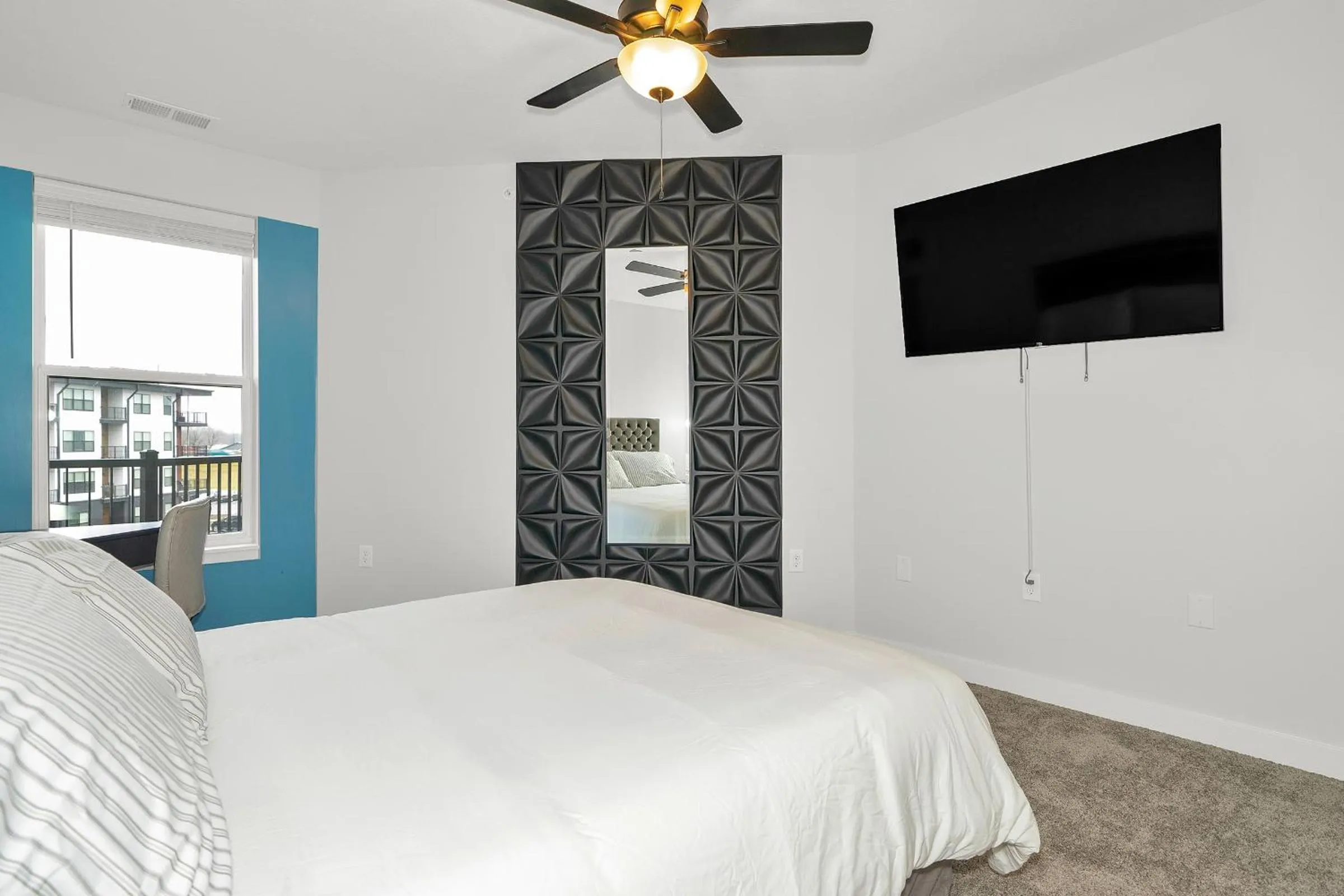 Bed in Contemporary 1 BDRM Apt with Pool Parking Gym