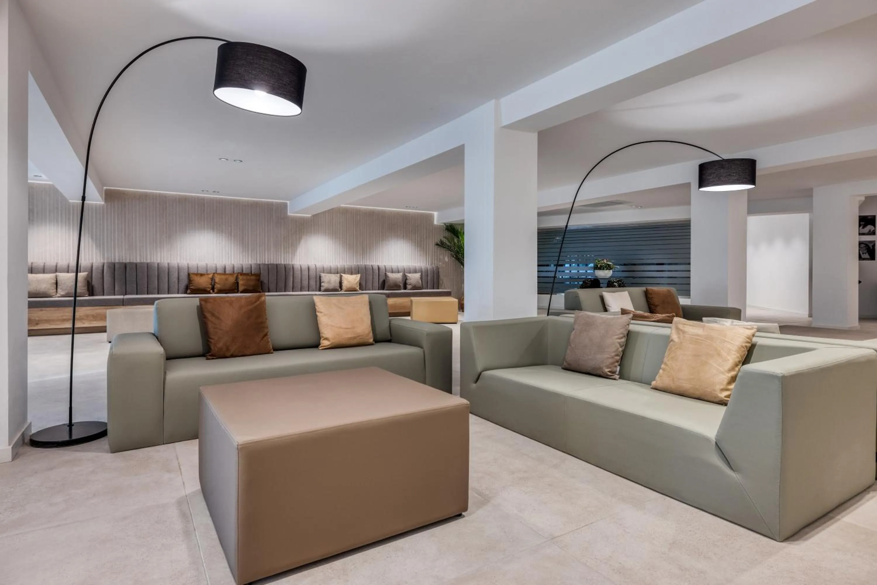 Lobby or reception in Ohtels Gran Hotel Almeria