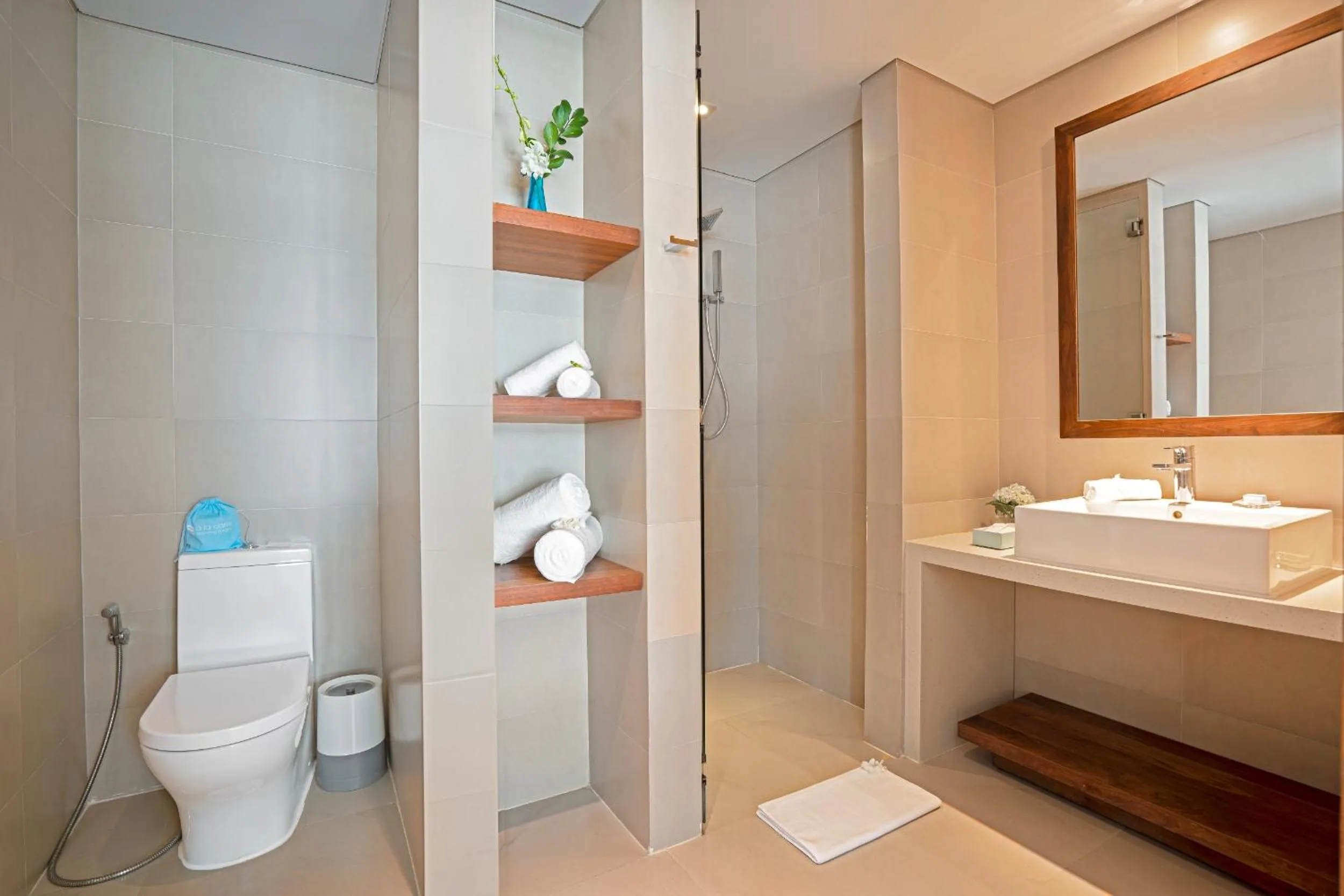 Bathroom in A La Carte Da Nang Beach