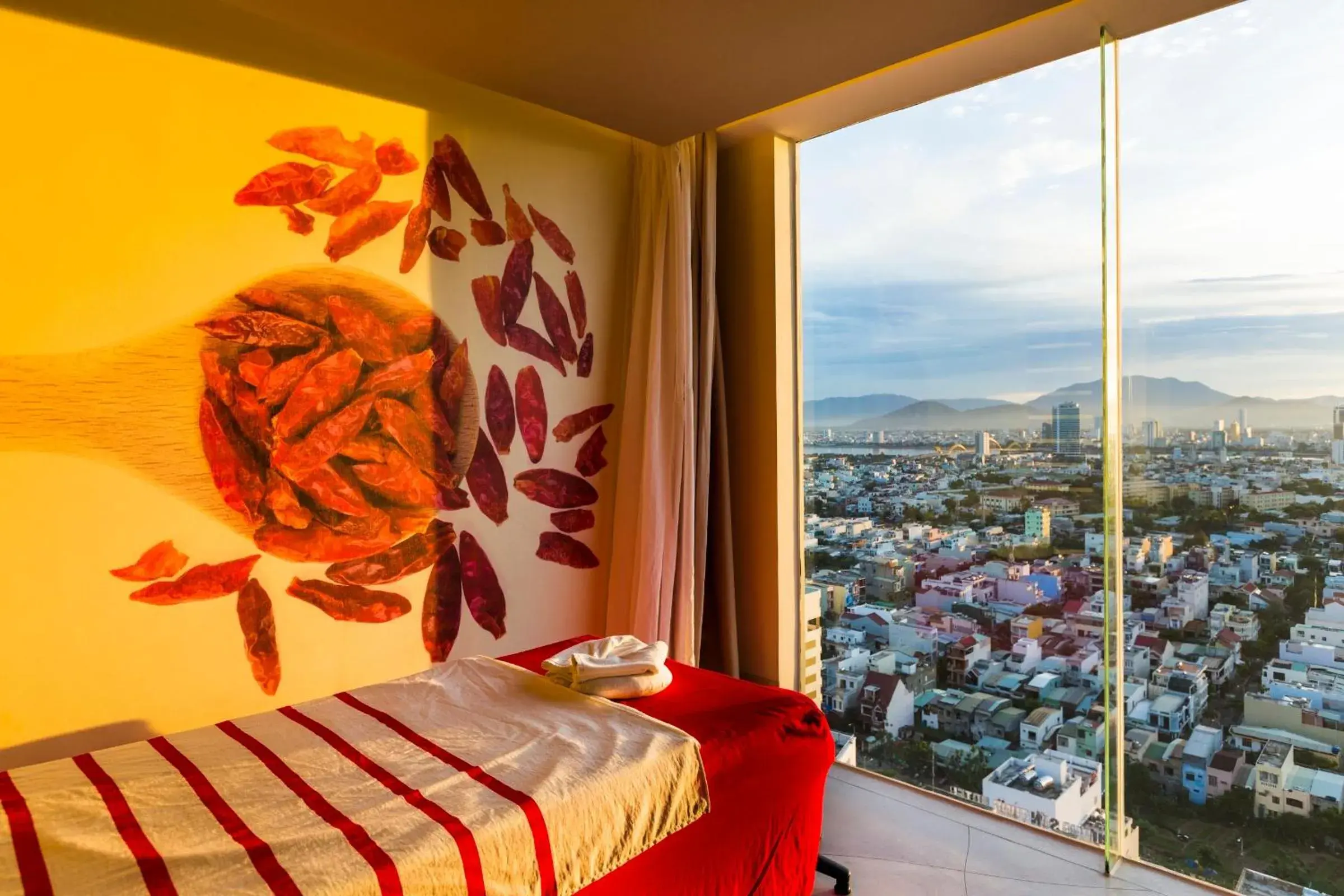 Spa and wellness centre/facilities, Bed in A La Carte Da Nang Beach Spa and wellness centre/facilities, Bed in A La Carte Da Nang Beach