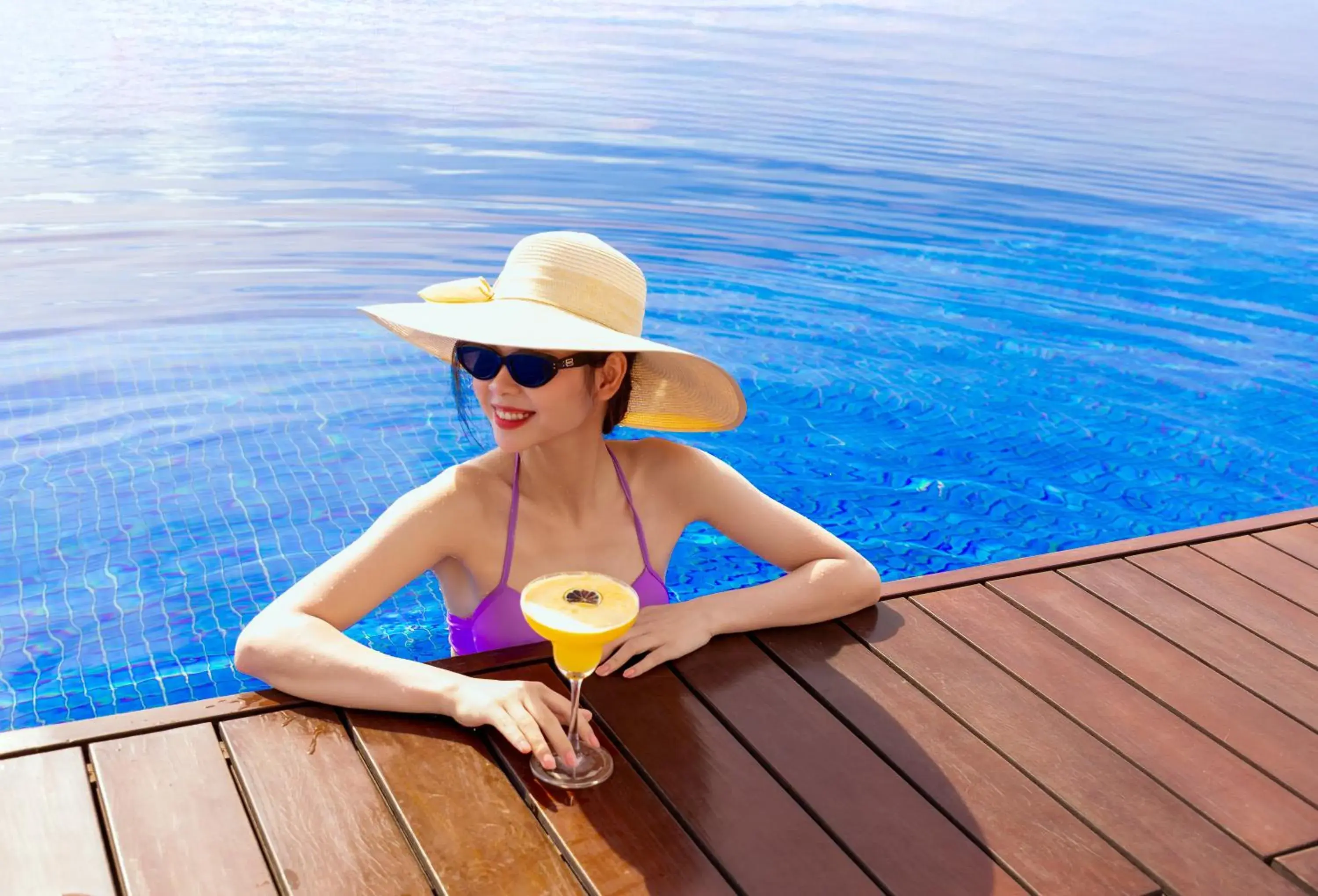 Swimming pool in A La Carte Da Nang Beach Swimming pool in A La Carte Da Nang Beach