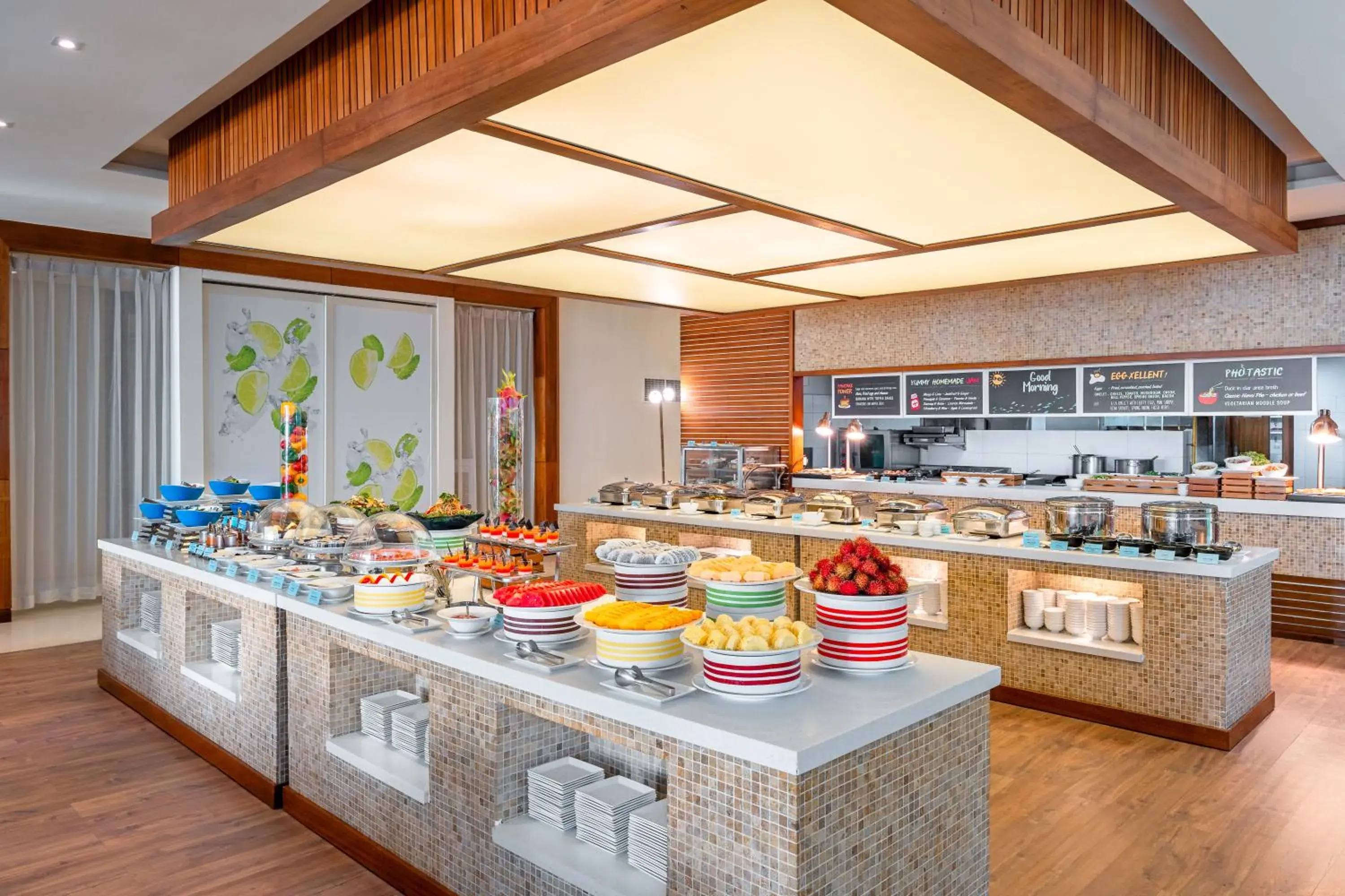 Food and drinks in A La Carte Da Nang Beach Food and drinks in A La Carte Da Nang Beach