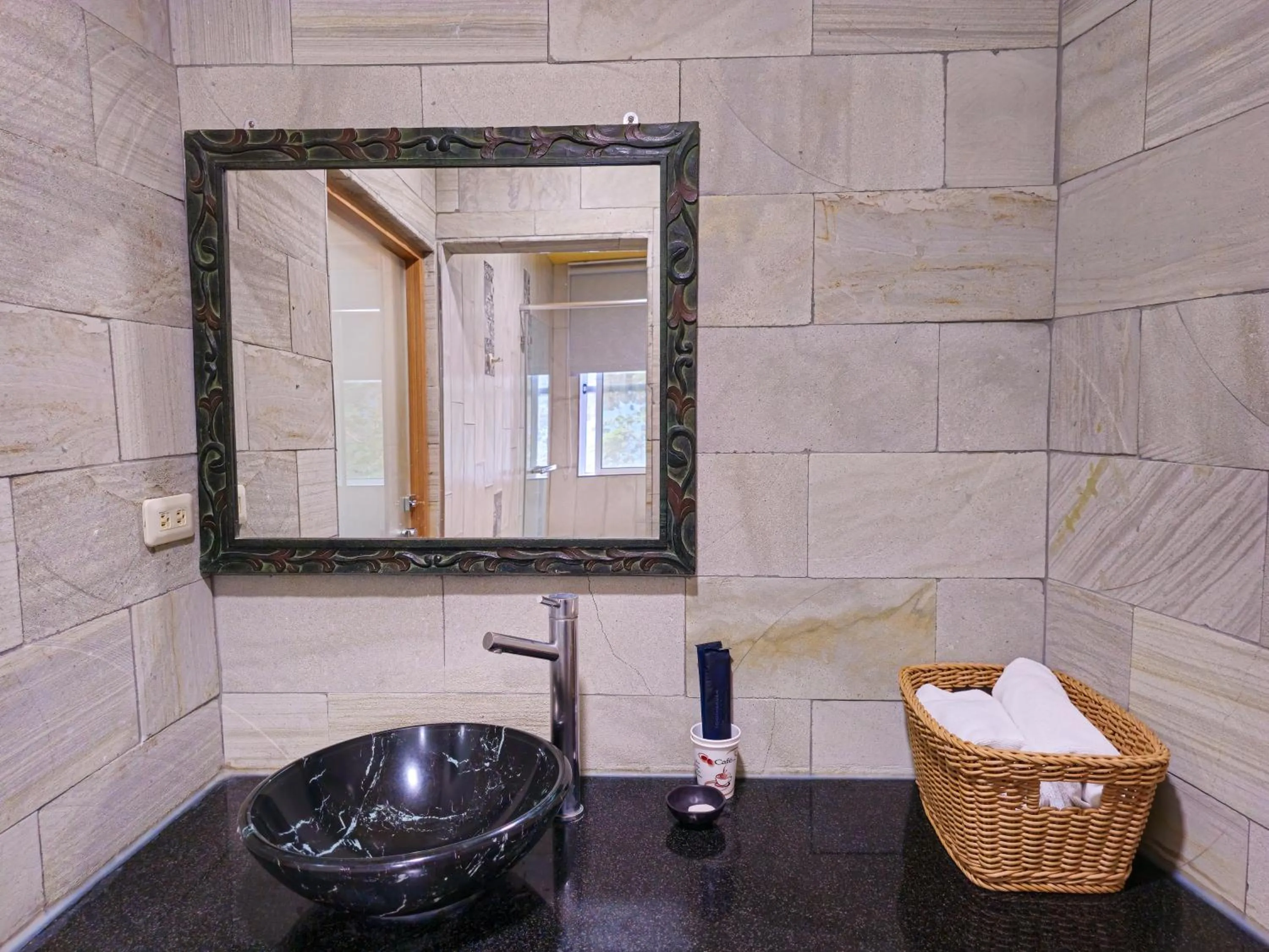 Shower in Kenting Dream Hotel