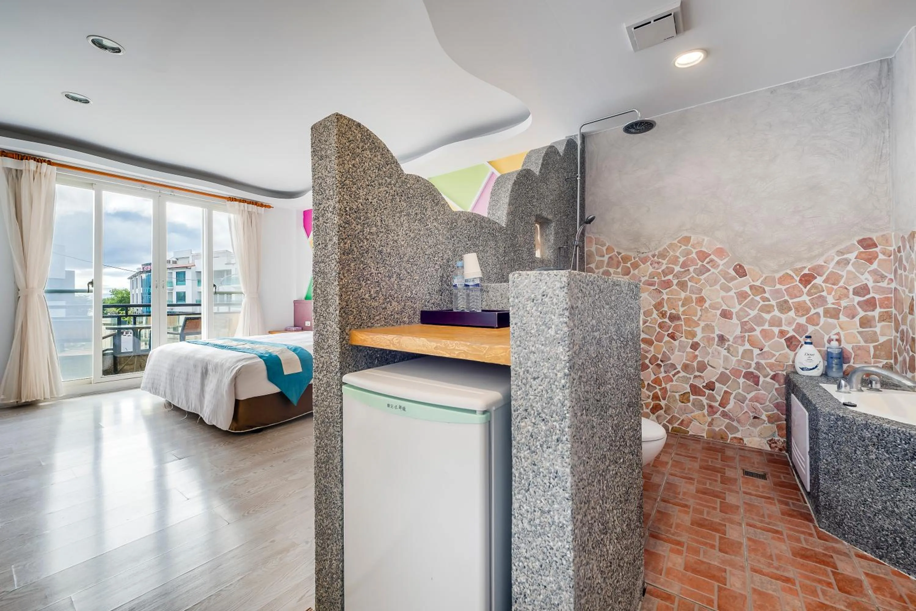 Photo of the whole room, Bed in Wei Yuan Hotel