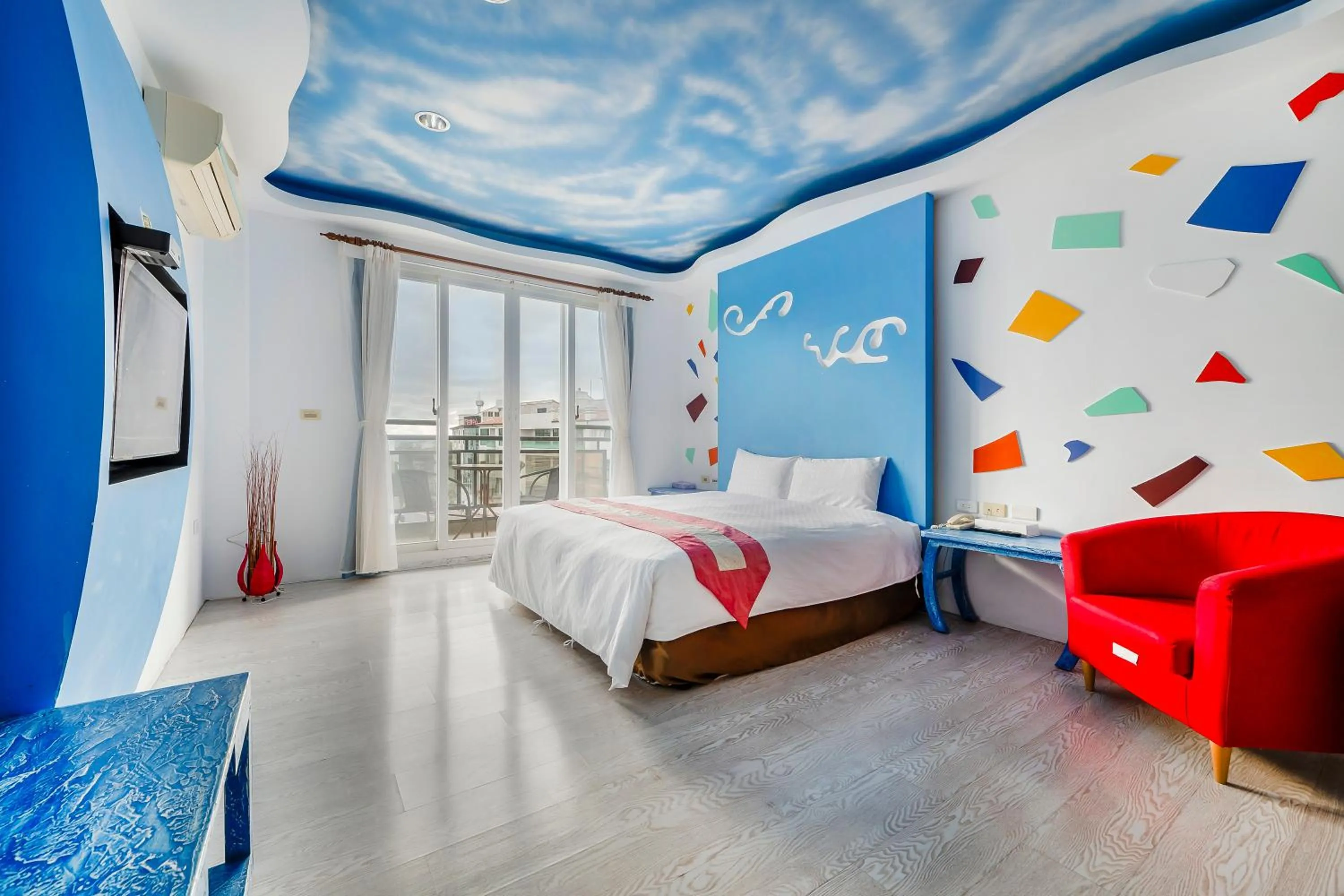 Photo of the whole room, Bed in Wei Yuan Hotel