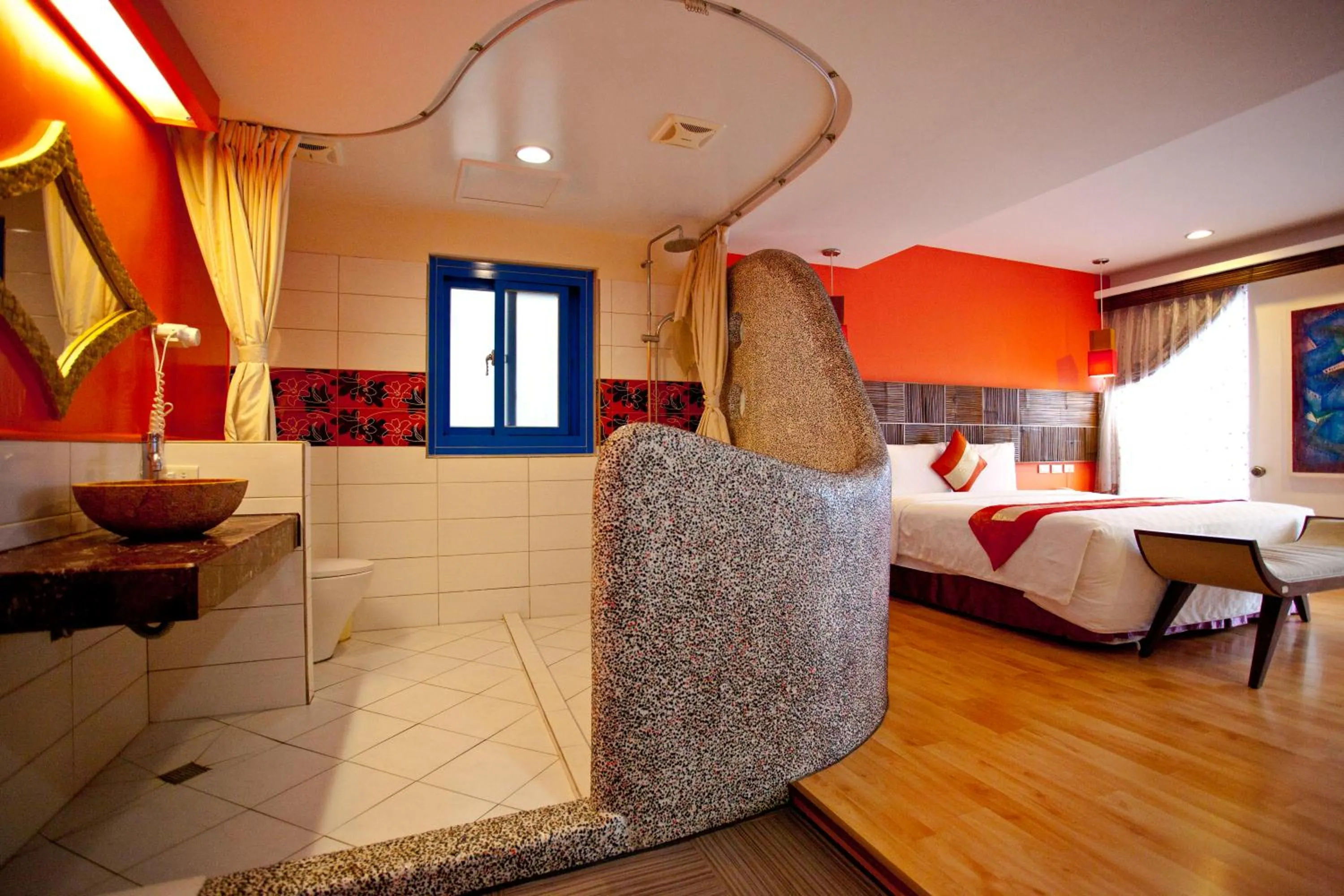 Bed in Golden Sea Inn