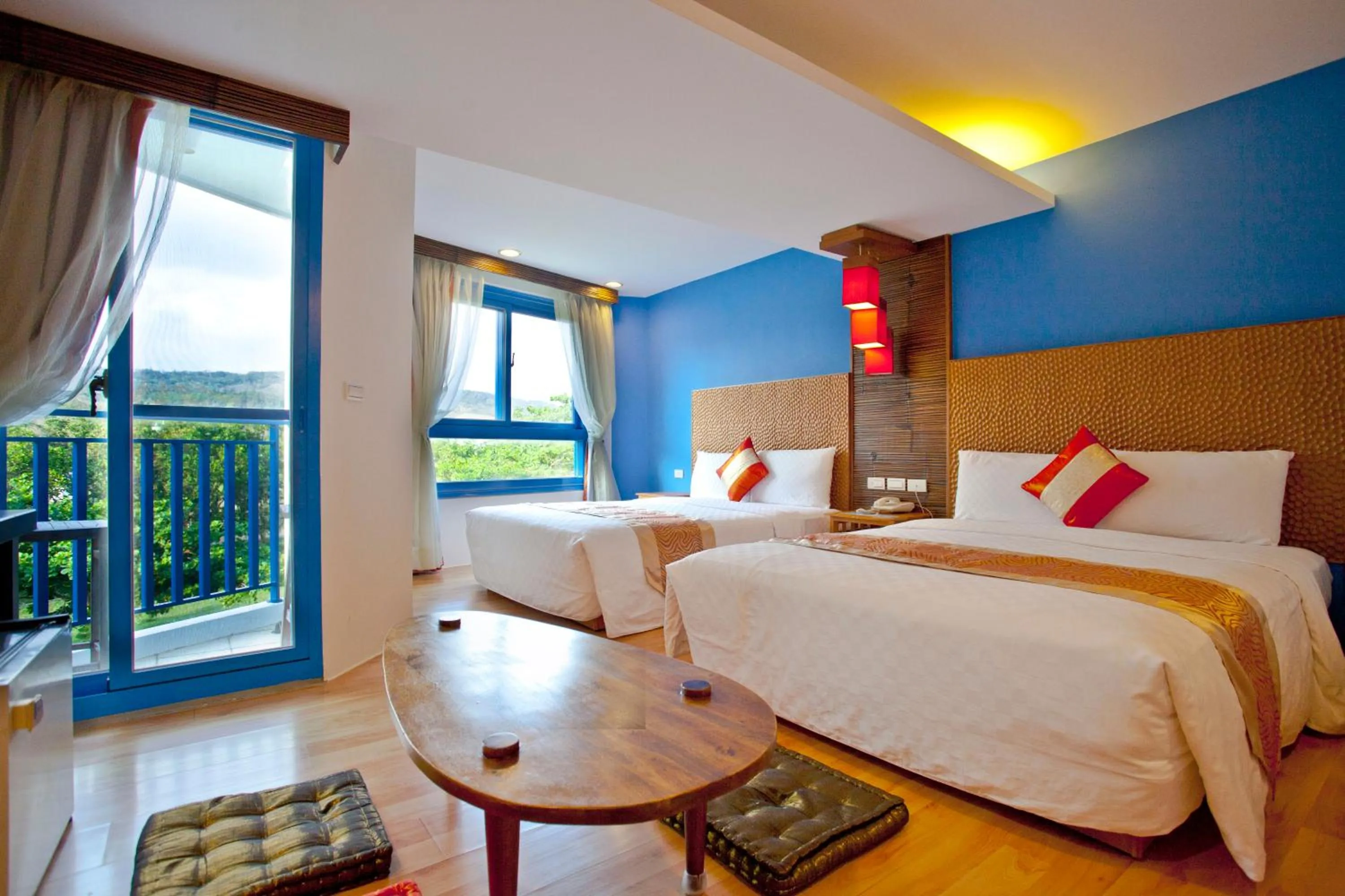 Photo of the whole room, Bed in Golden Sea Inn