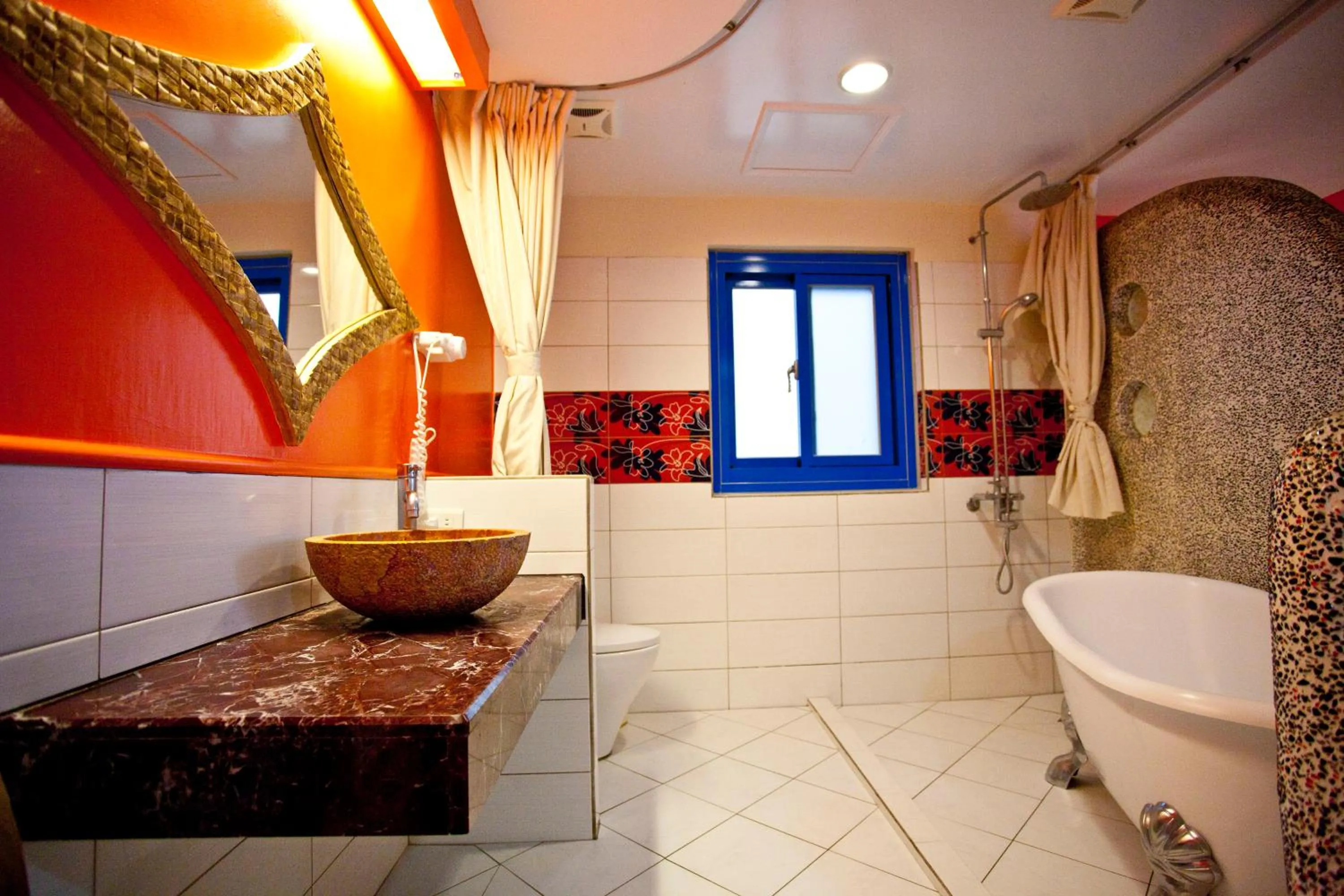 Bathroom in Golden Sea Inn