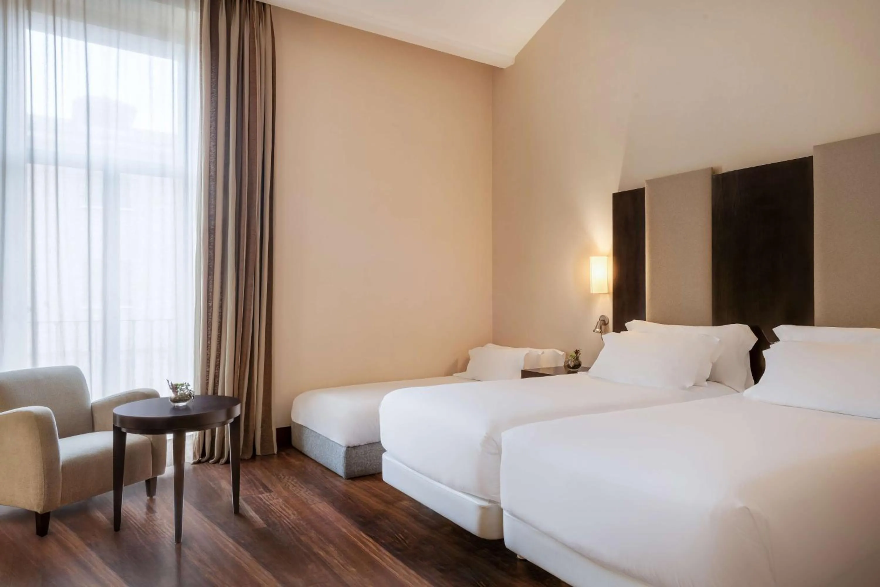 Bedroom, Bed in NH Collection Palacio de Aranjuez