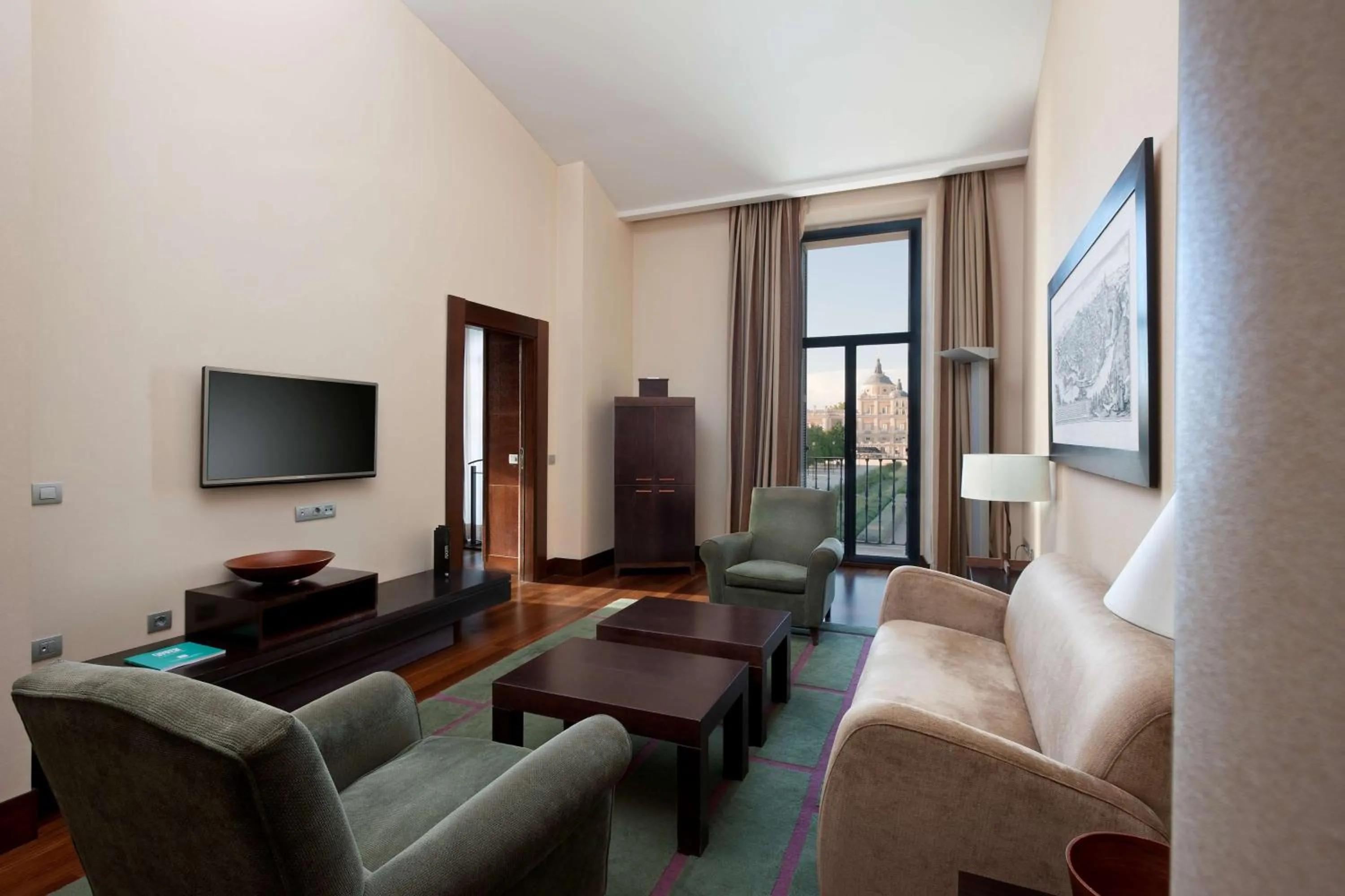 Photo of the whole room in NH Collection Palacio de Aranjuez