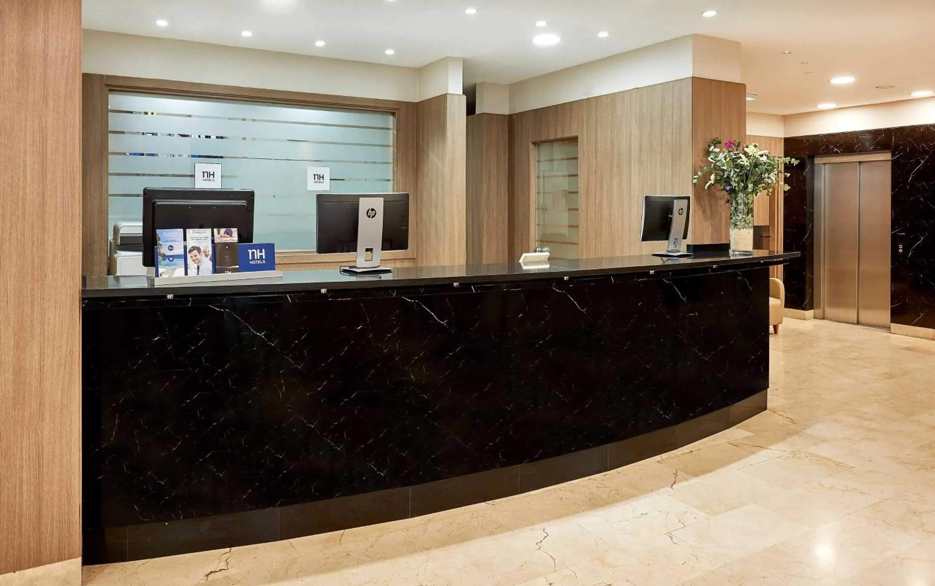 Lobby or reception in NH Valencia Las Ciencias Lobby or reception in NH Valencia Las Ciencias