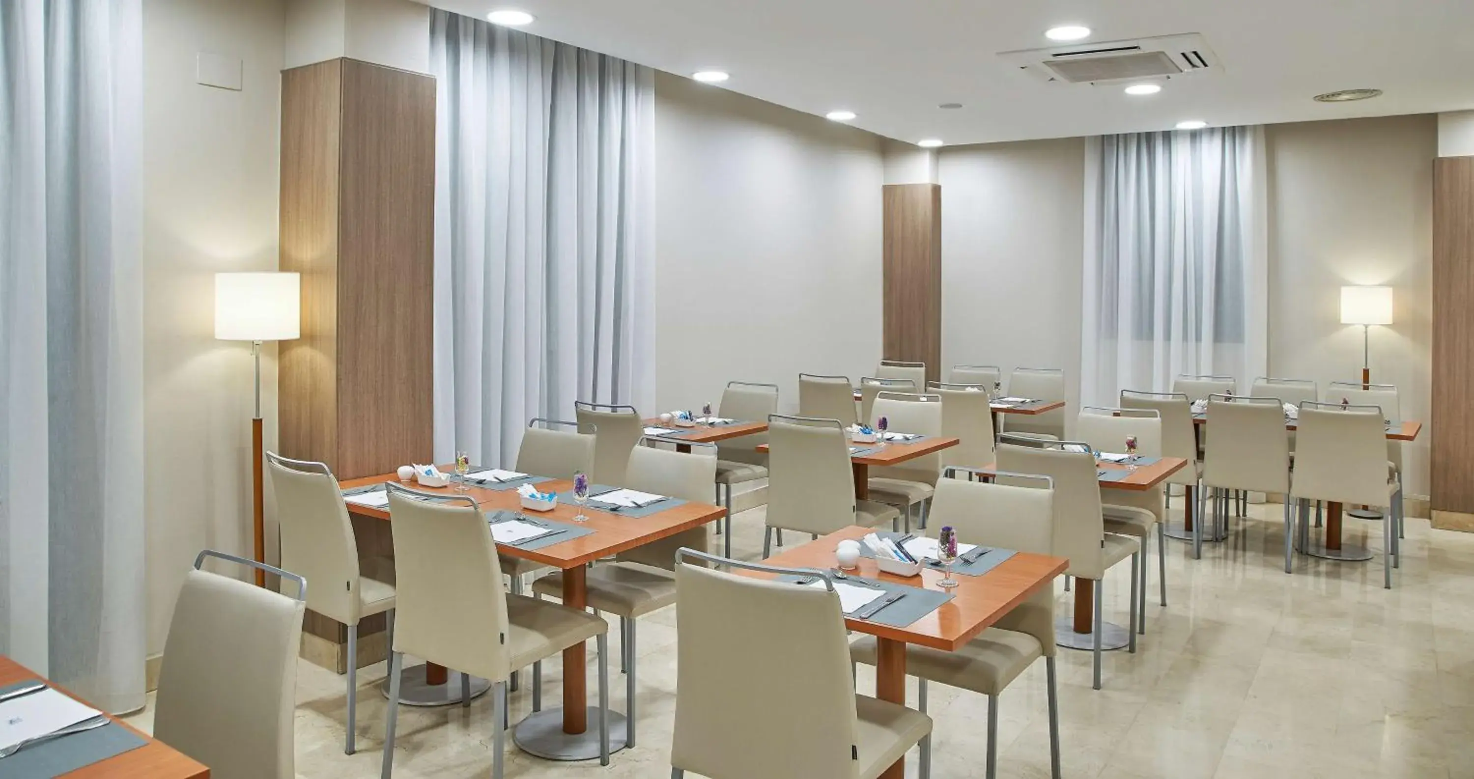 Restaurant/places to eat in NH Valencia Las Ciencias Restaurant/places to eat in NH Valencia Las Ciencias