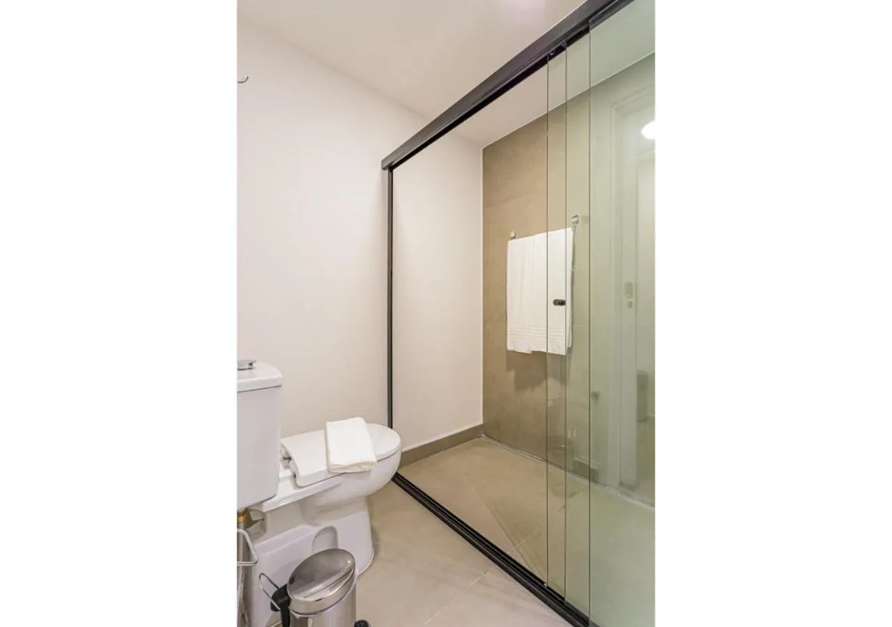 Shower in Charlie Sabiá Moema Essential