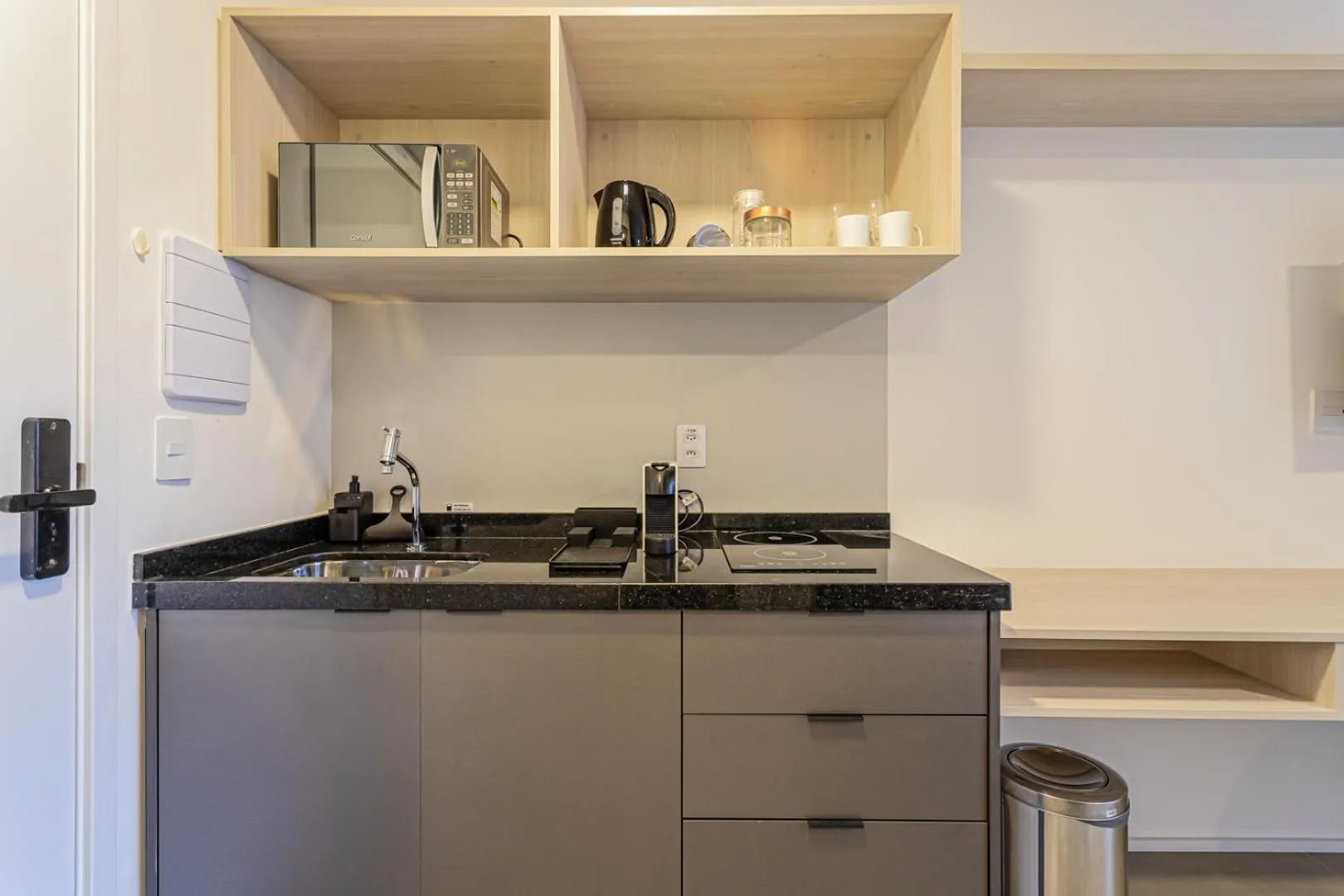 Coffee/tea facilities in Charlie Sabiá Moema Essential