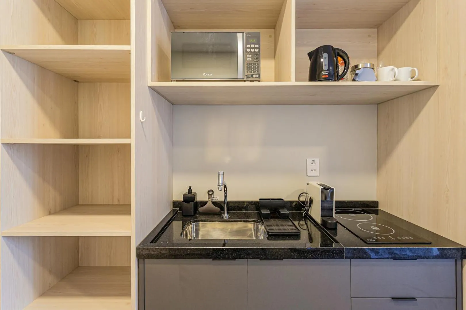 Coffee/tea facilities in Charlie Sabiá Moema Essential