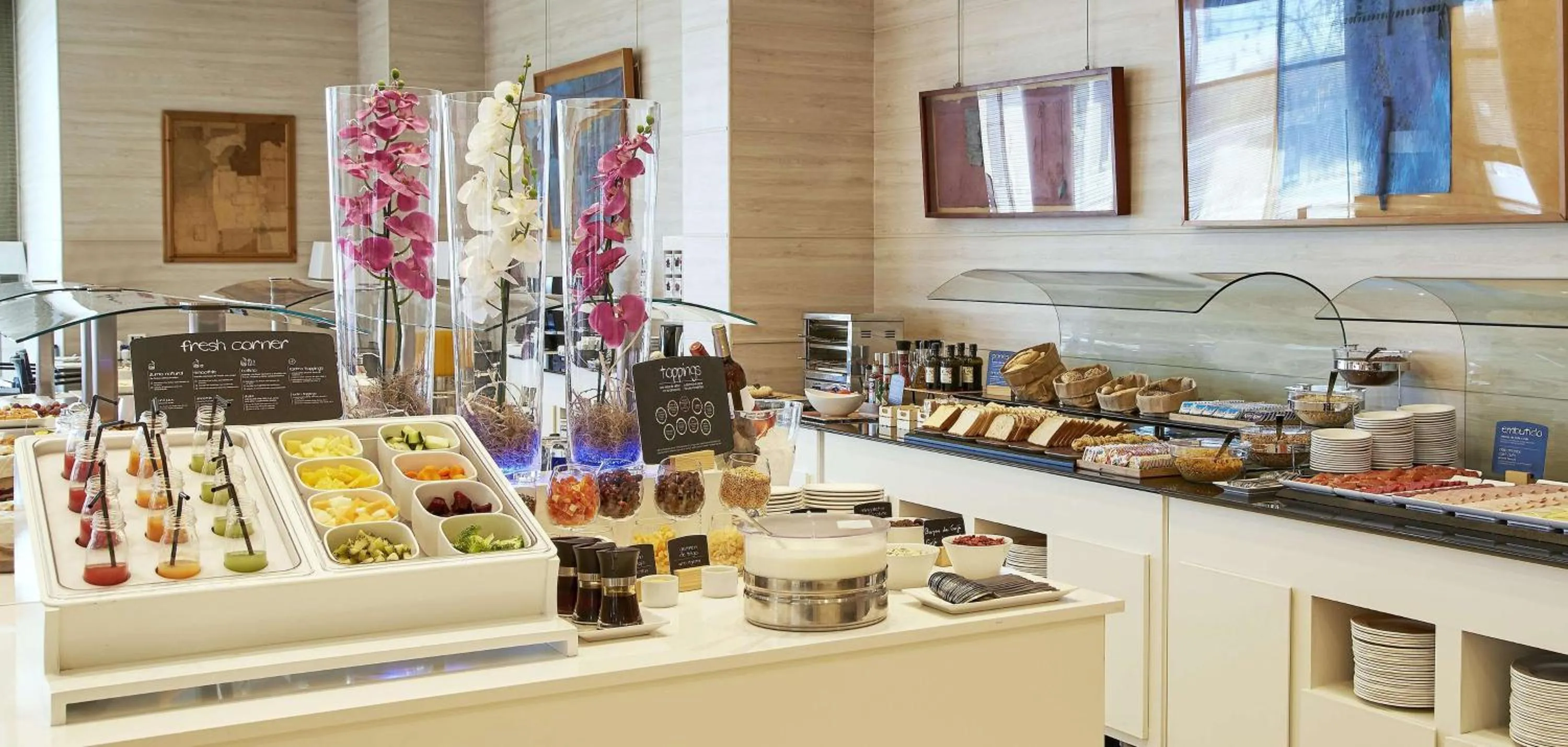 Breakfast in NH Valencia Center