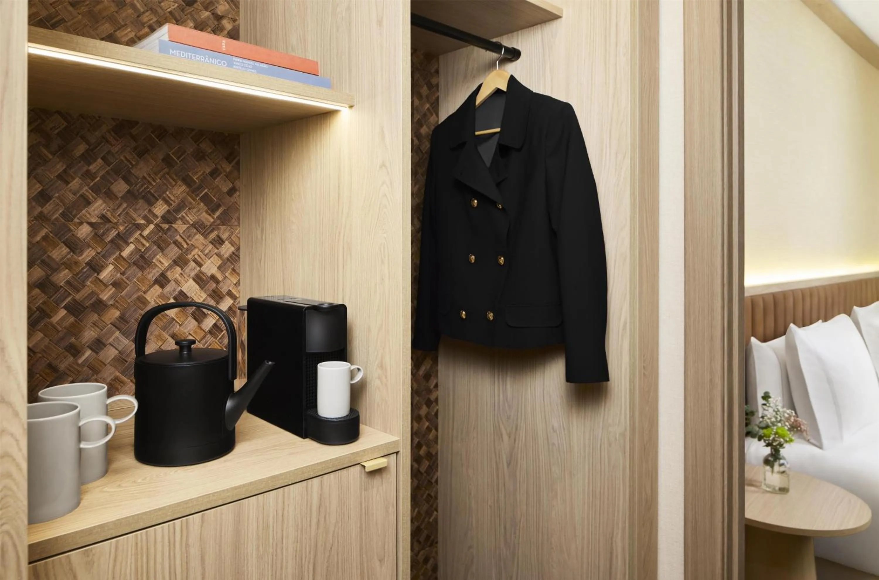 Bedroom in NH Valencia Center