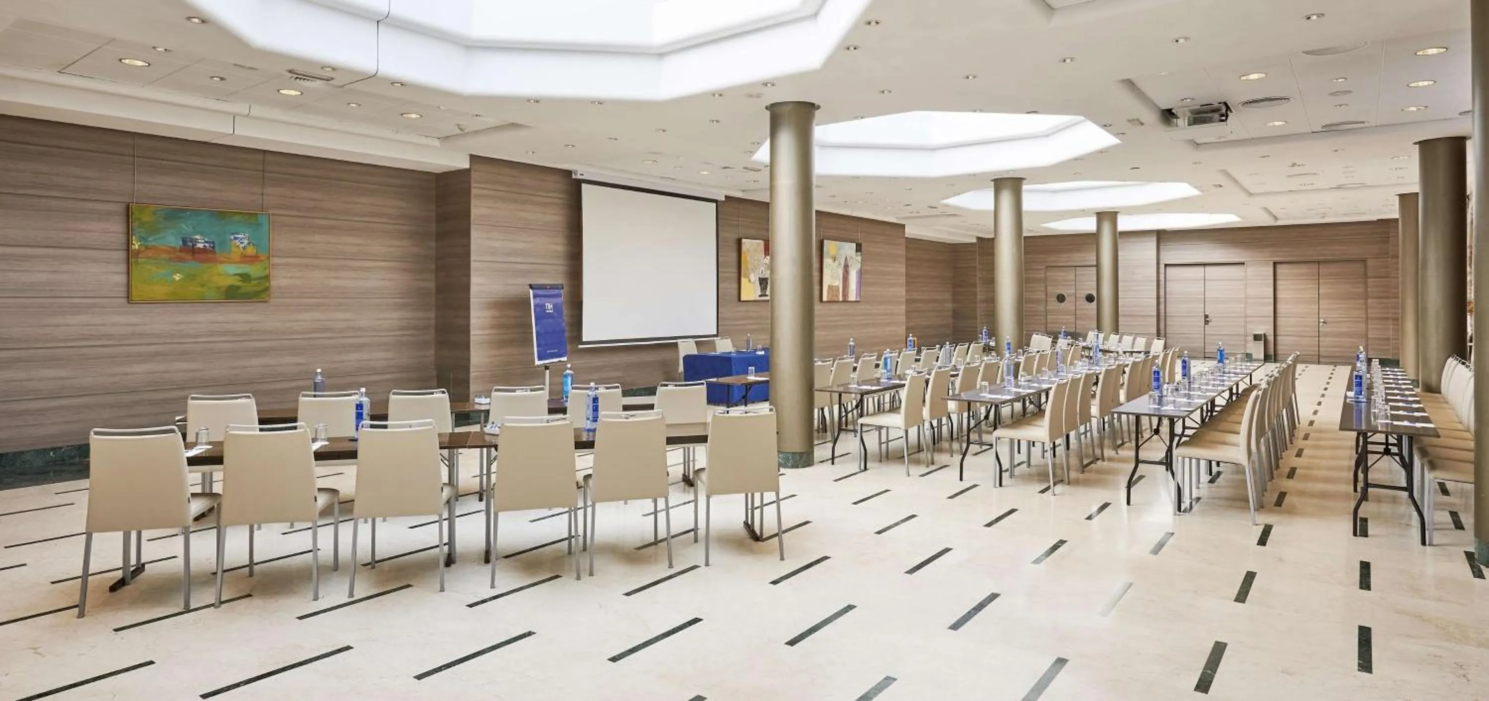 Meeting/conference room in NH Valencia Center