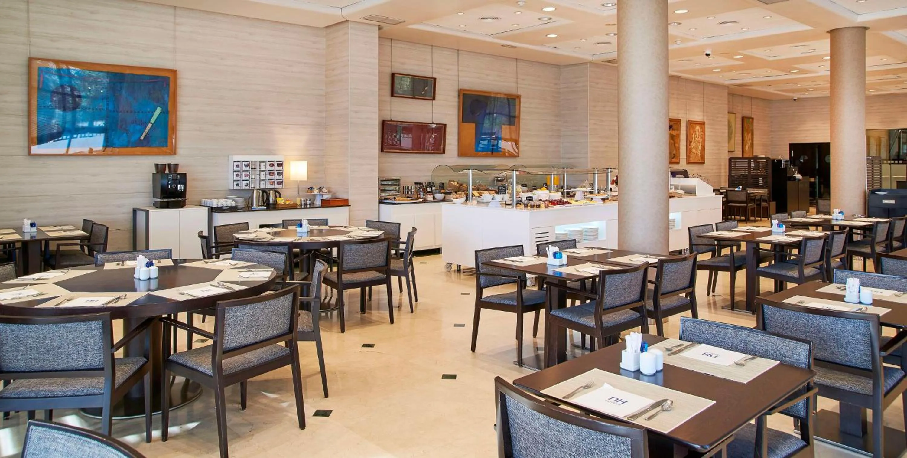 Restaurant/places to eat in NH Valencia Center