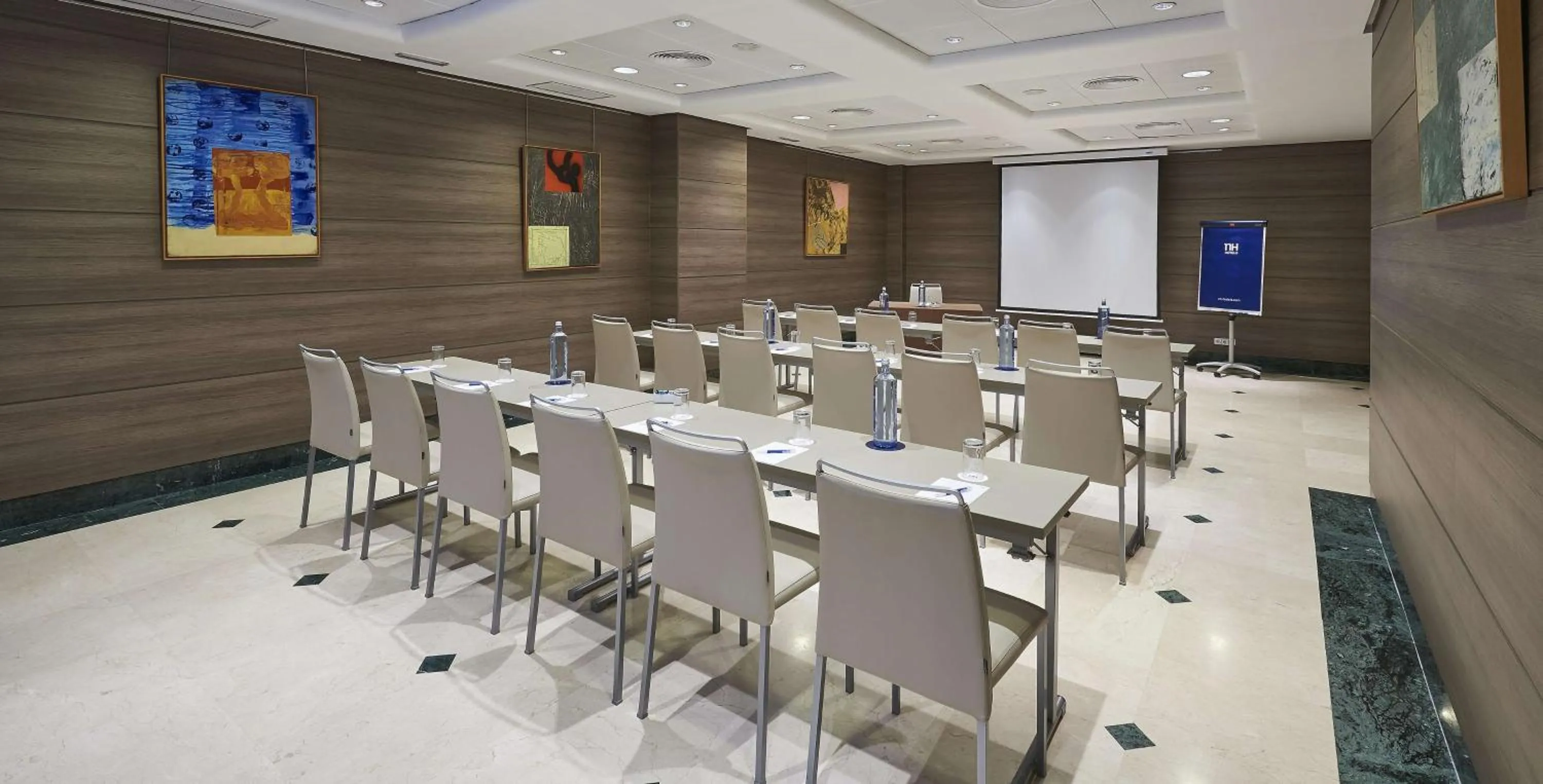 Meeting/conference room in NH Valencia Center