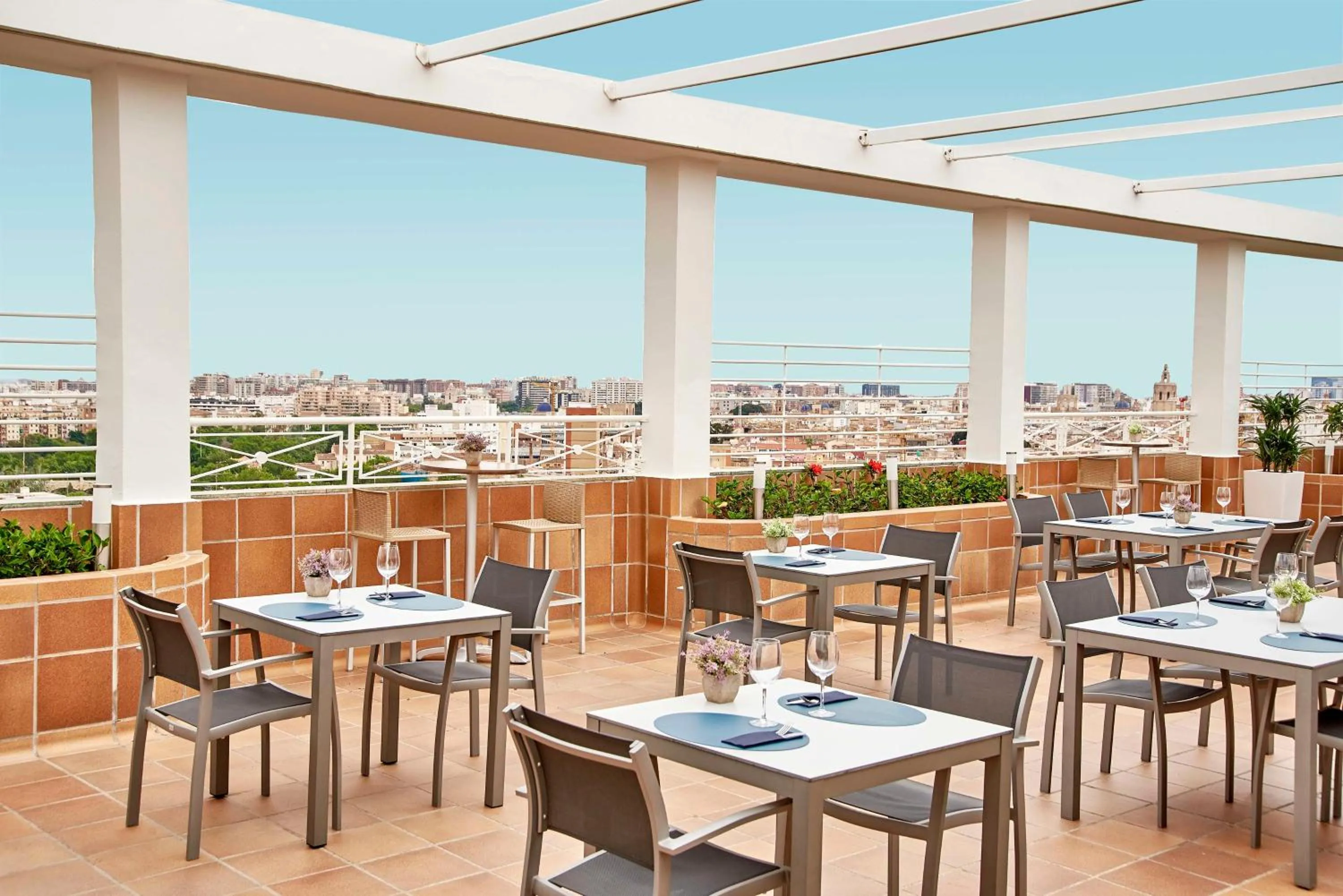 Property building in NH Valencia Center