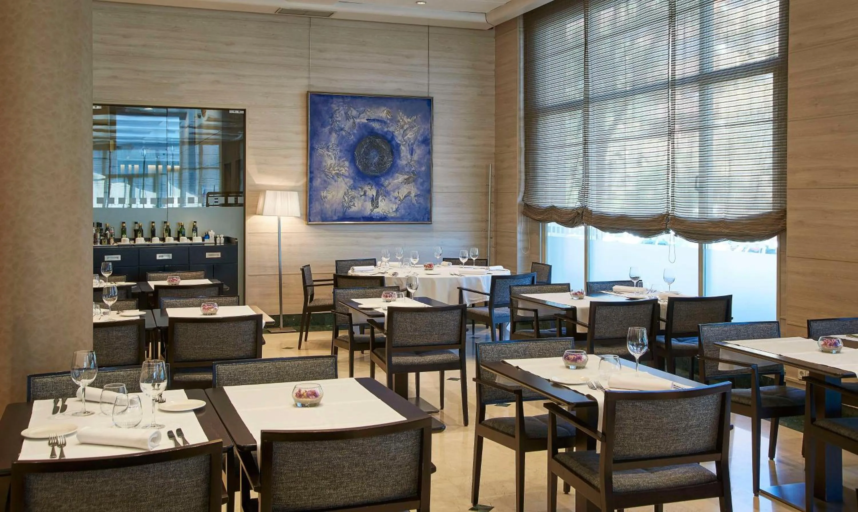 Restaurant/places to eat in NH Valencia Center