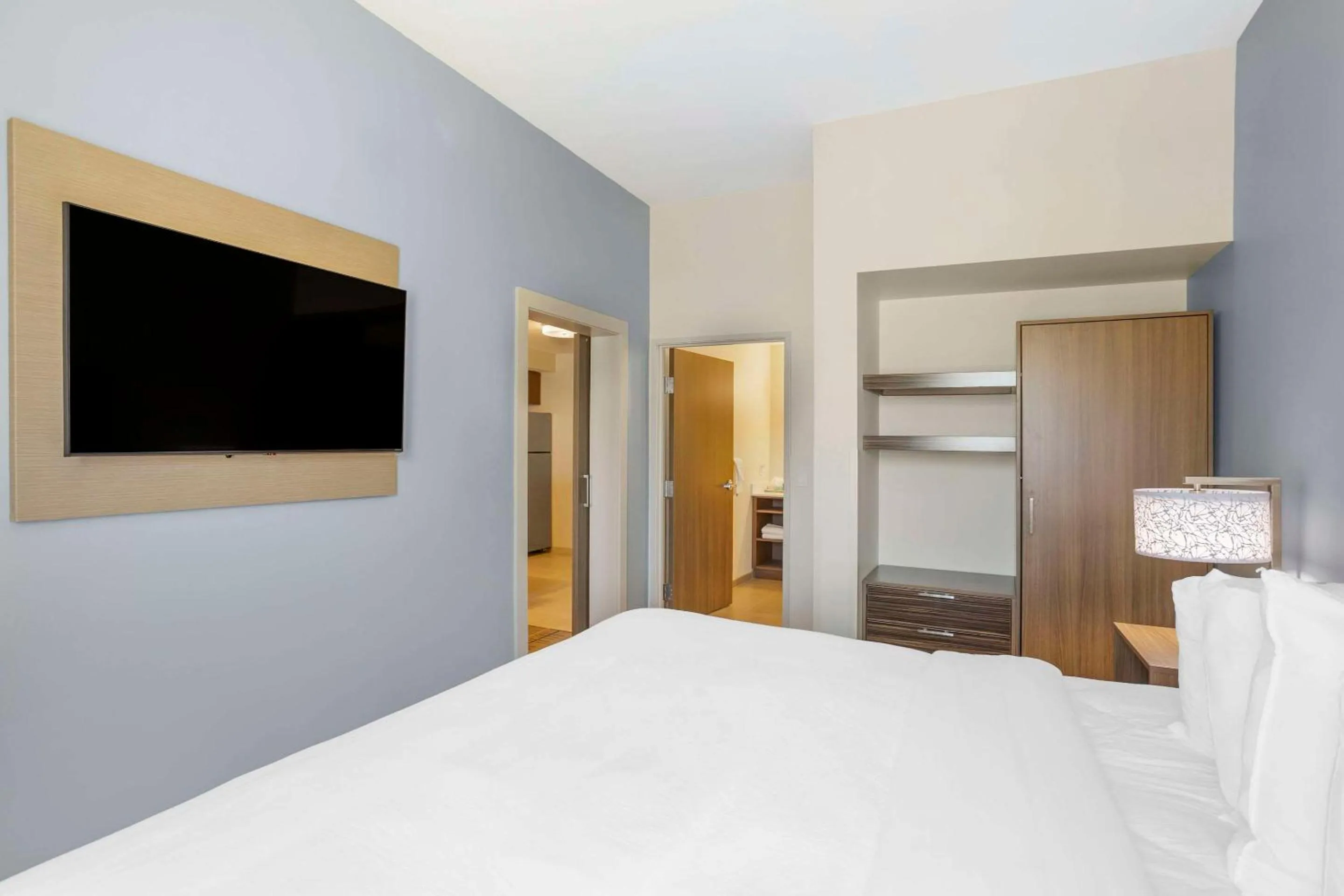 Bedroom, Bed in MainStay Suites North - Central York