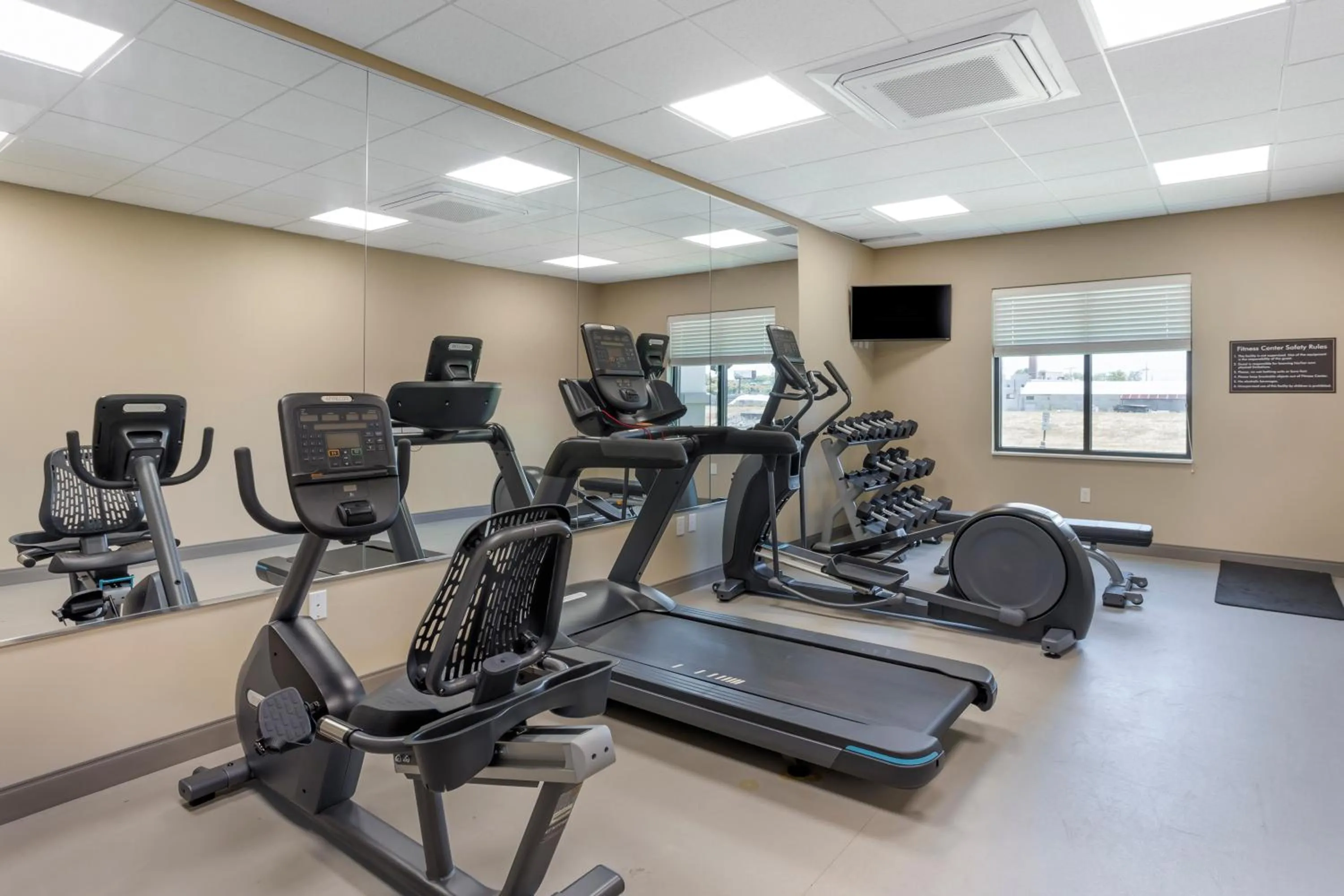 Fitness centre/facilities in MainStay Suites North - Central York