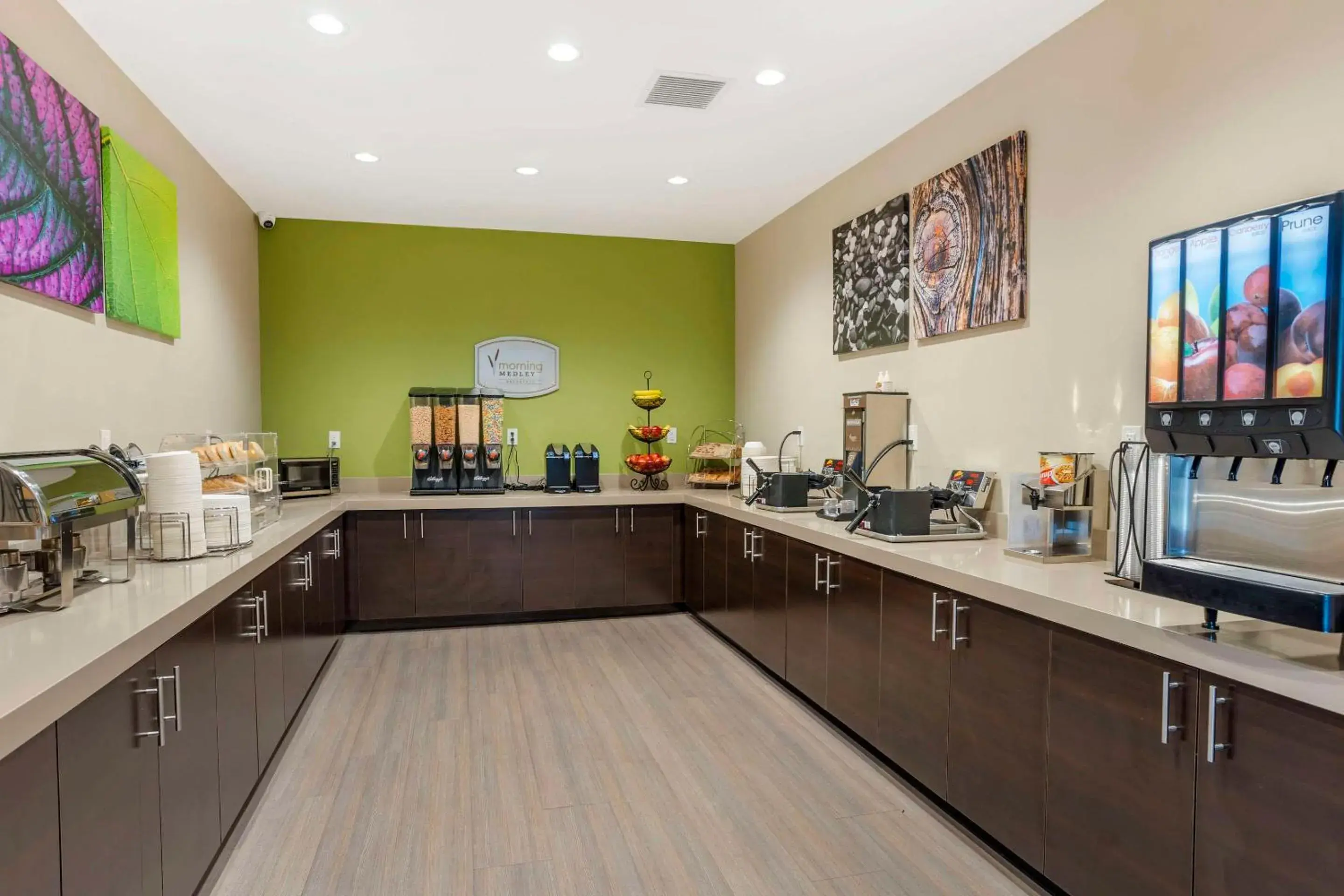 Breakfast in MainStay Suites North - Central York Breakfast in MainStay Suites North - Central York