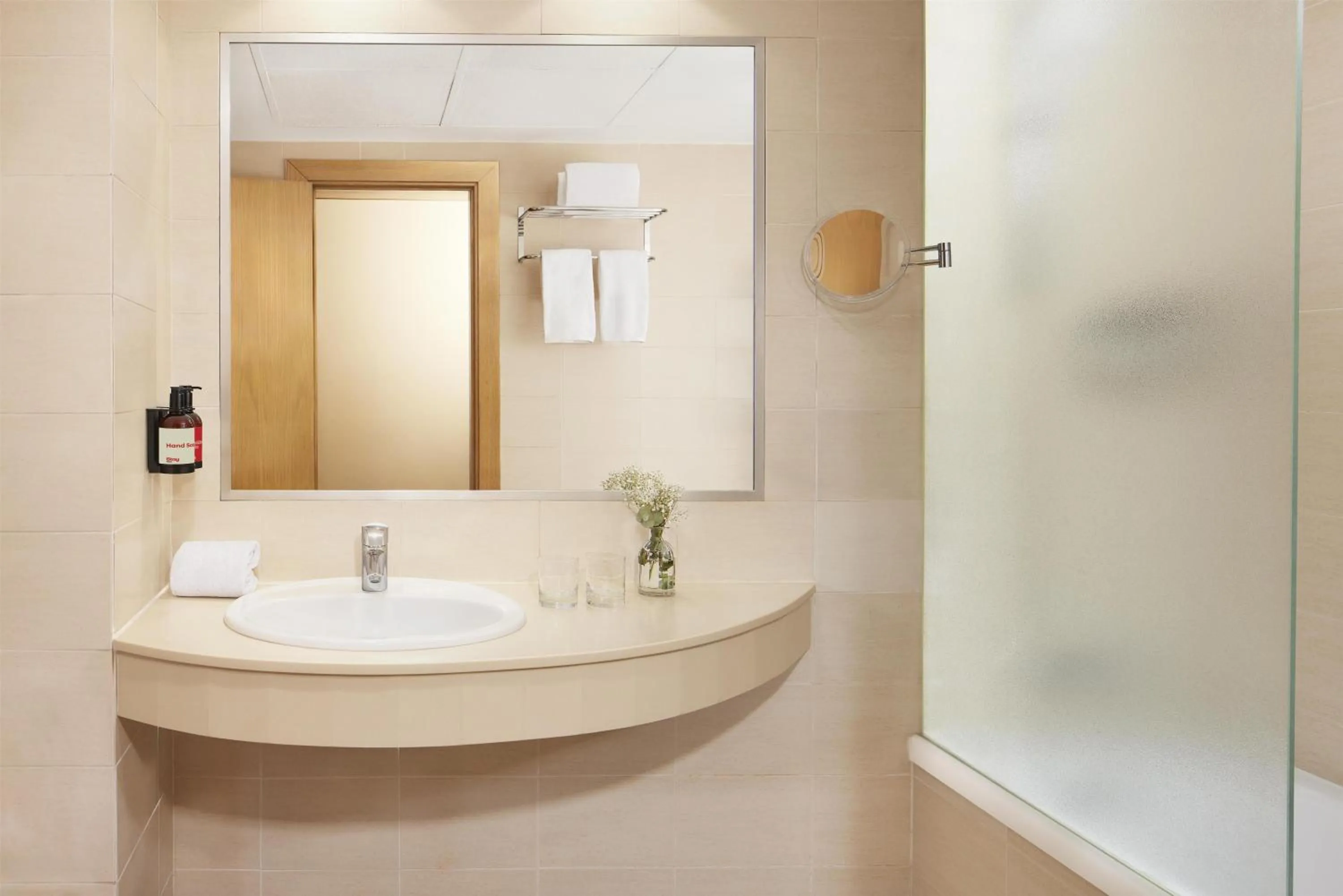 Bathroom in iStay by NH Ciudad de Valencia Hotel