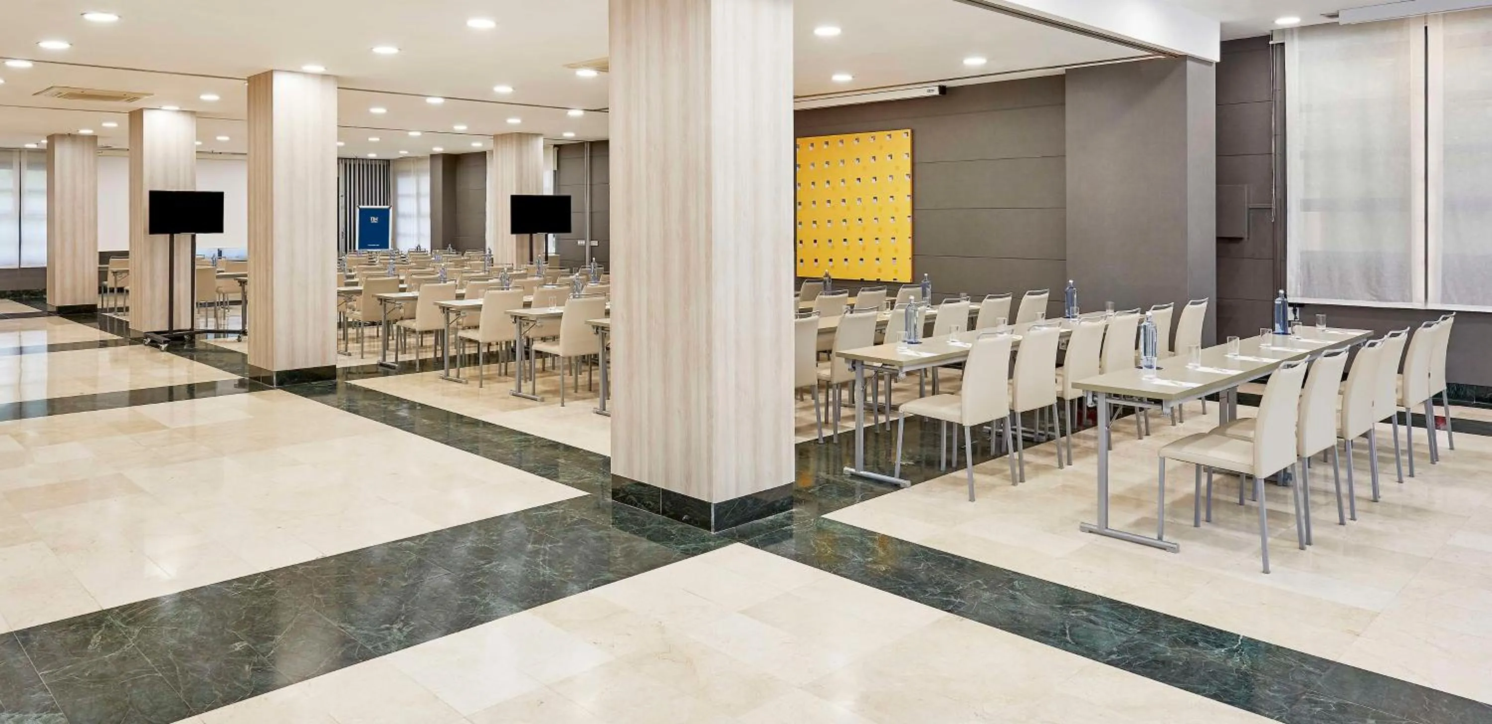 Bedroom in NH Valencia Las Artes