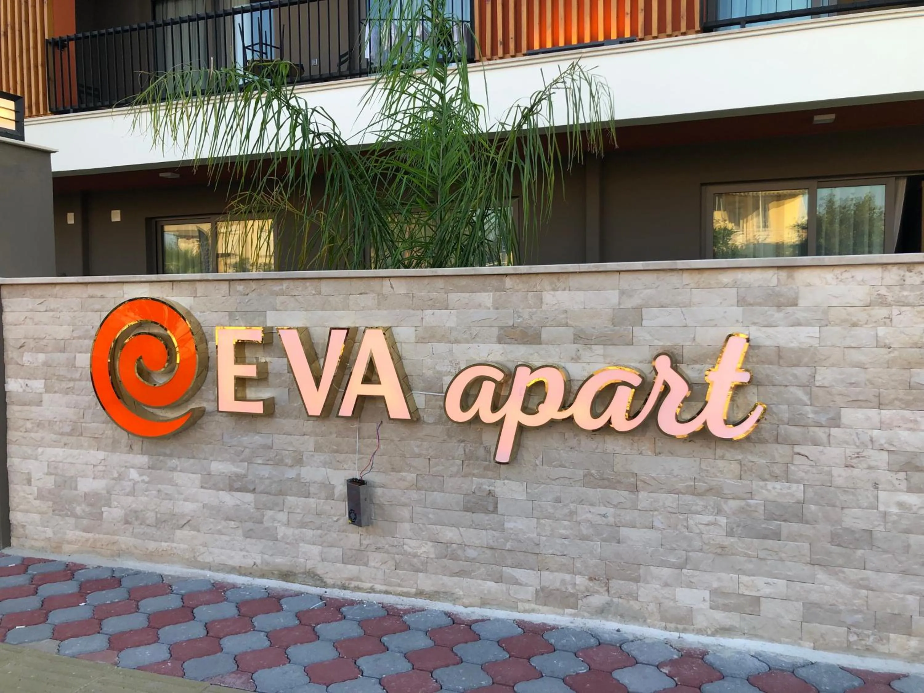 Property logo or sign in Eva Apart Kemer