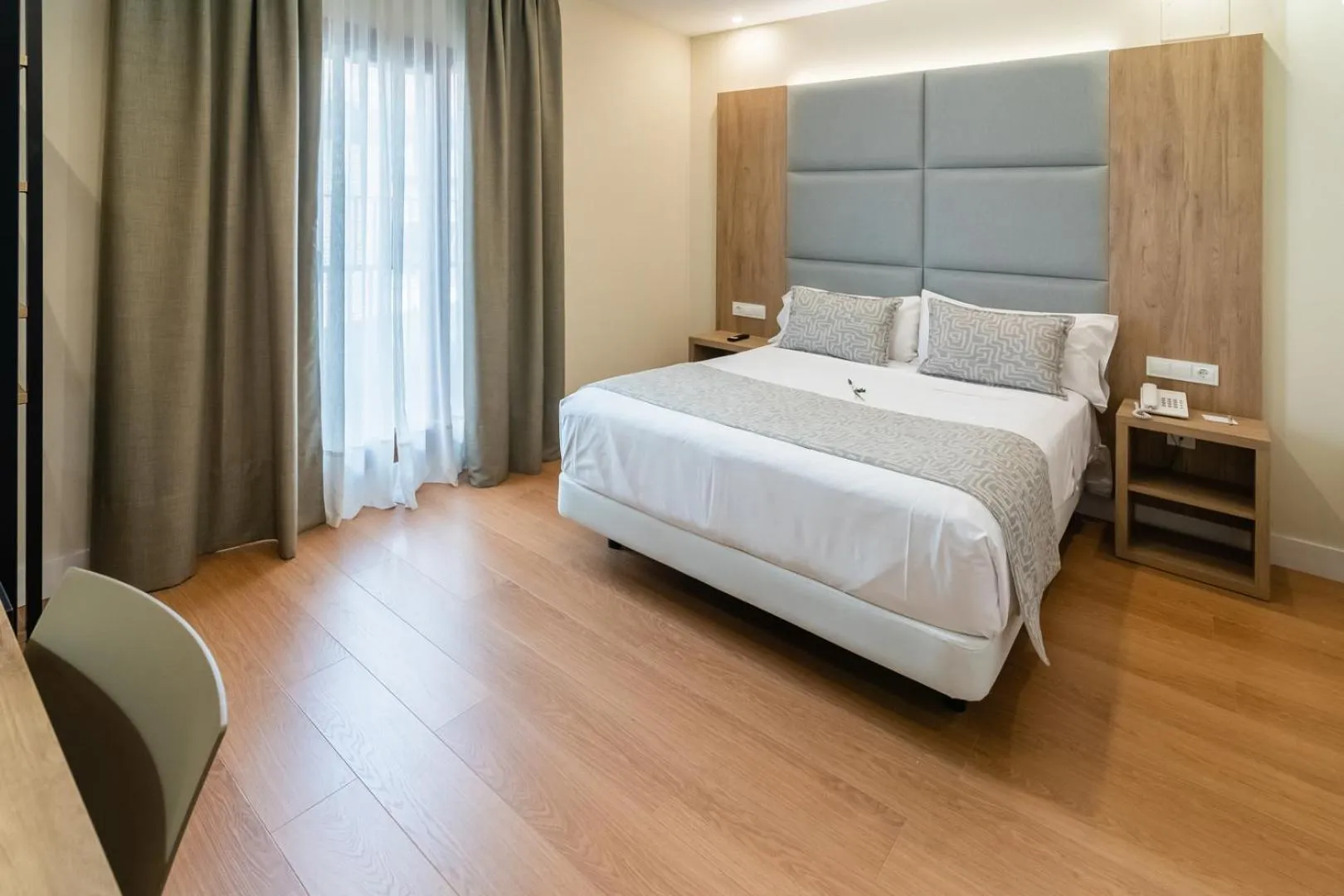 Photo of the whole room, Bed in Hotel Selu