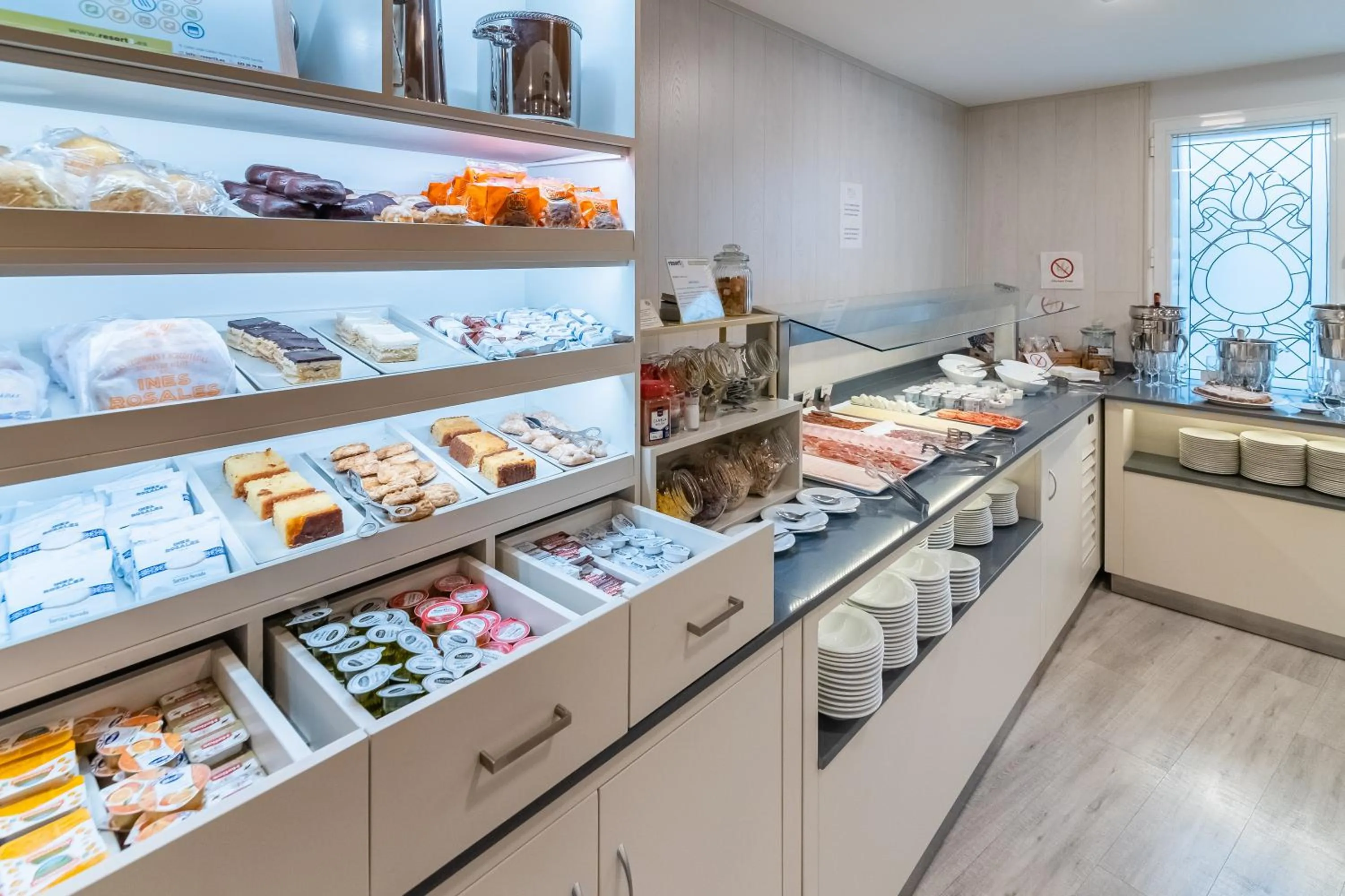 Buffet breakfast in Hotel Selu