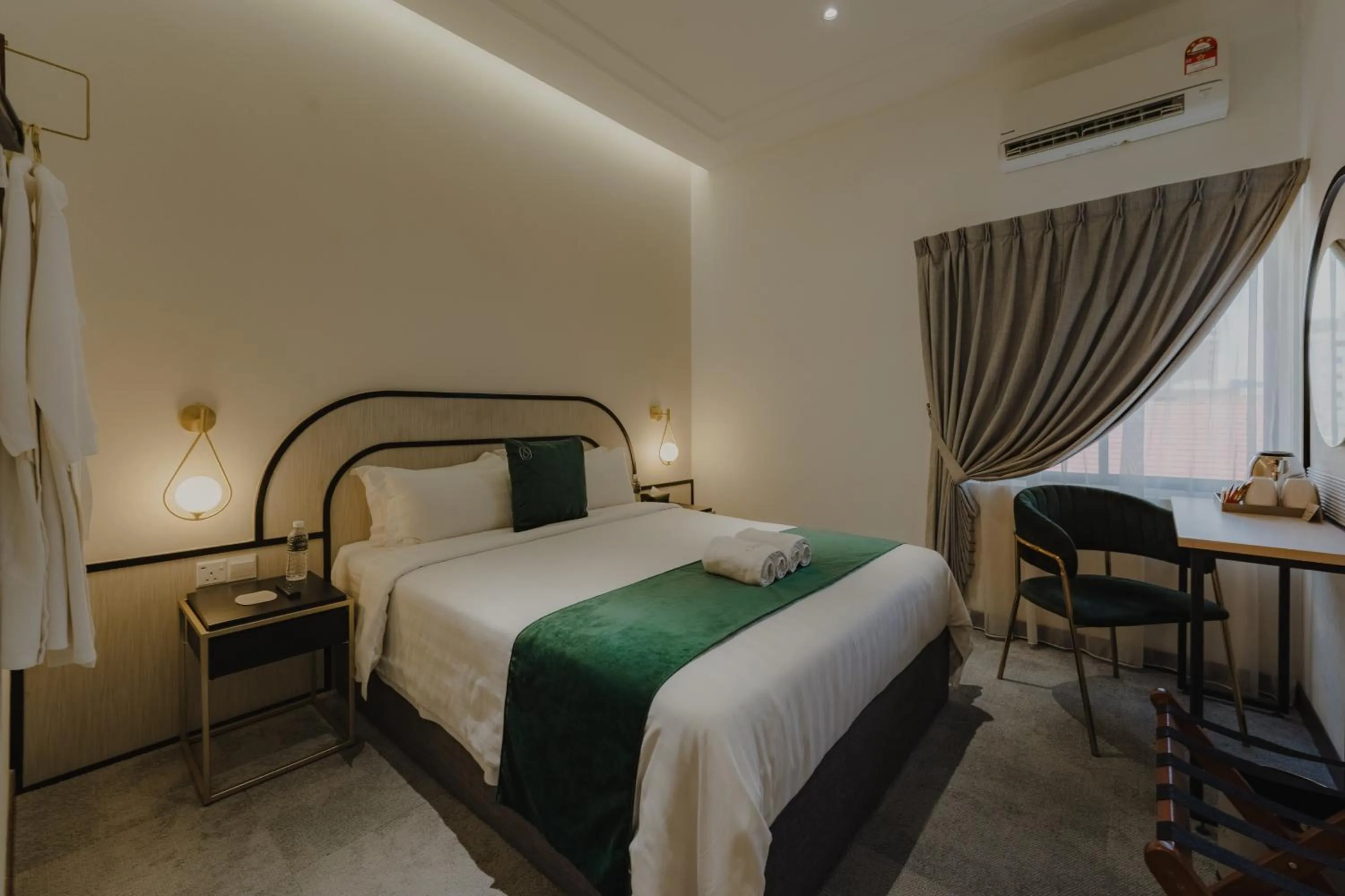 Photo of the whole room, Bed in Signel Poshtel, the Rare Gem of North Borneo