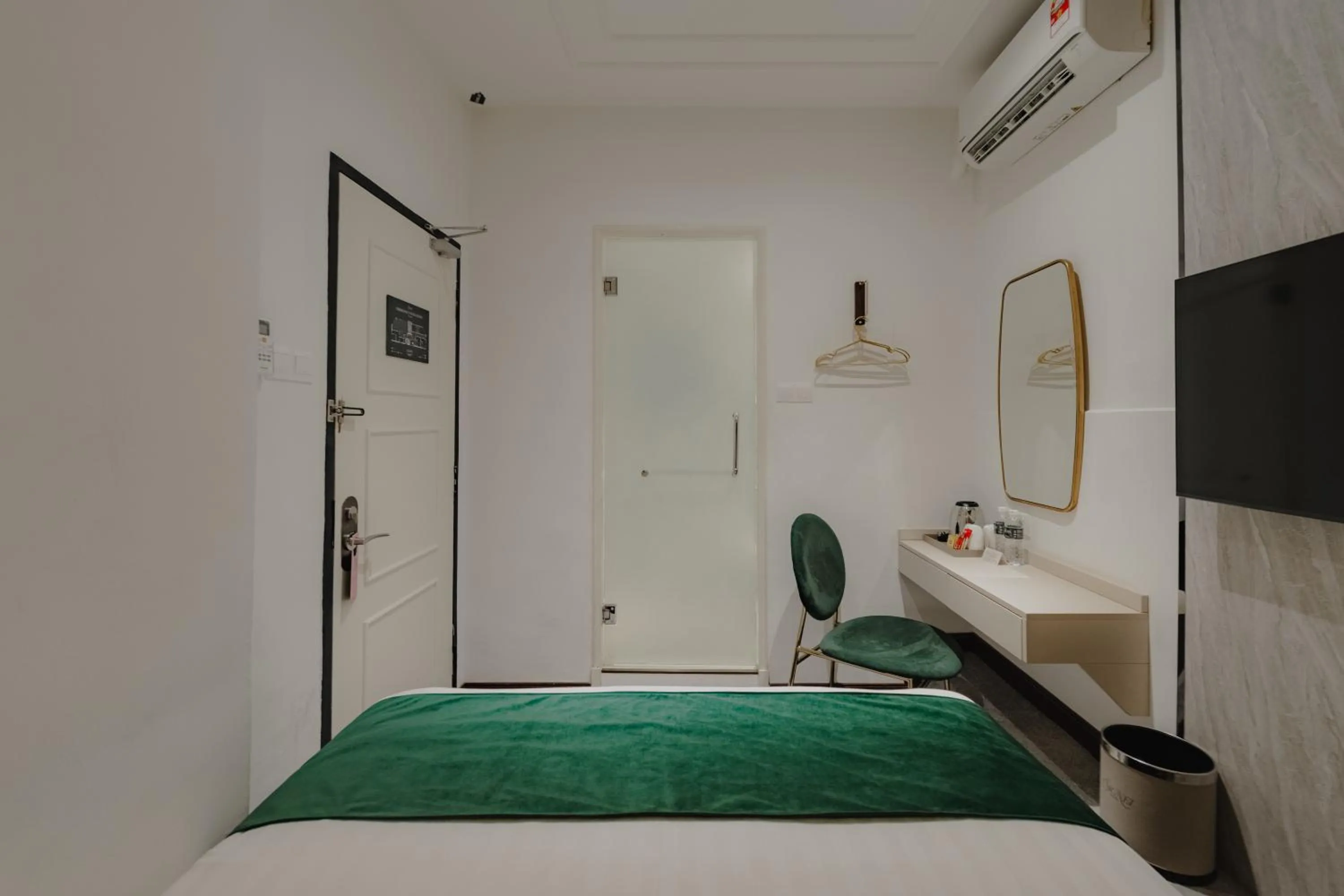 Bedroom, Bed in Signel Poshtel, the Rare Gem of North Borneo