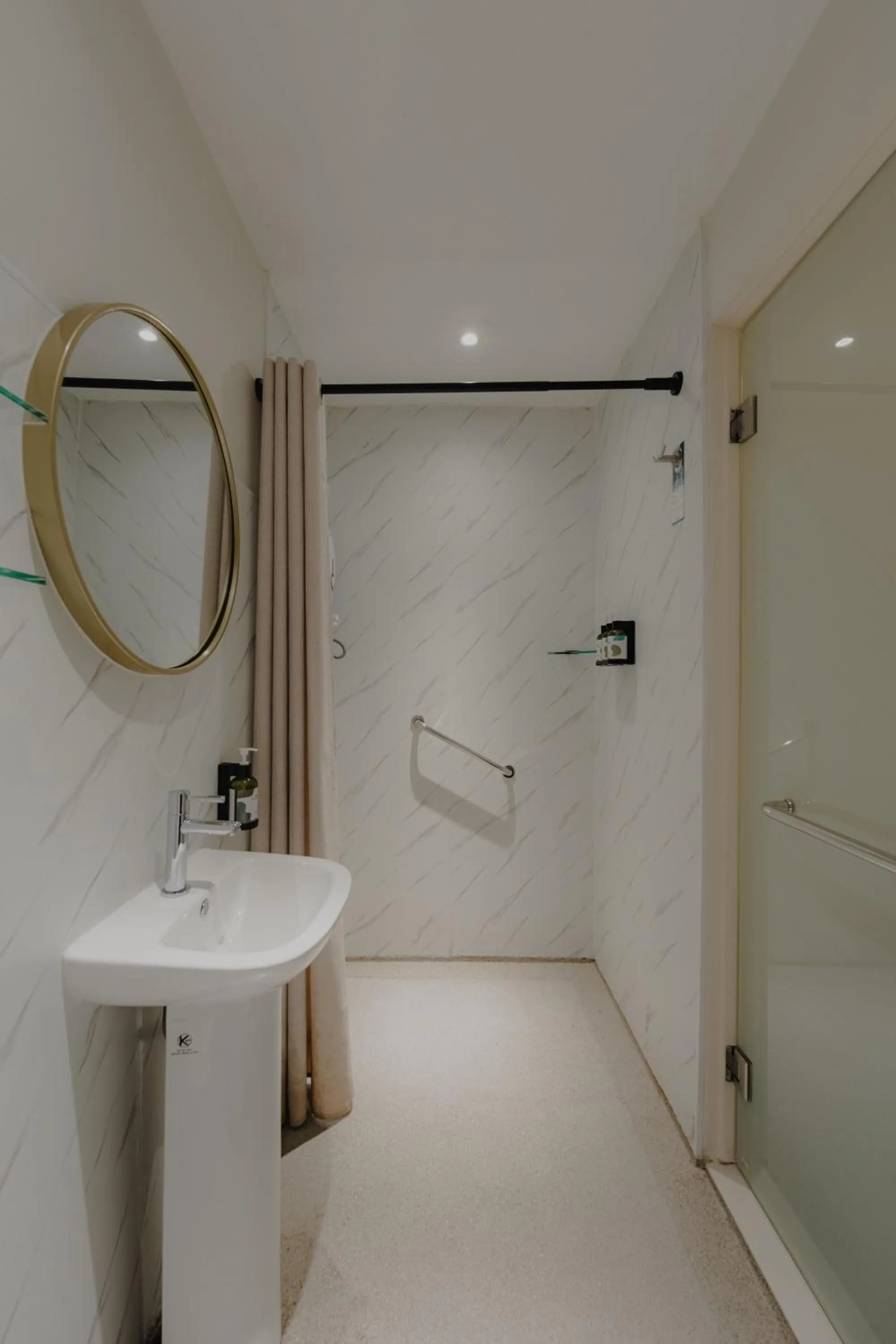 Bathroom in Signel Poshtel, the Rare Gem of North Borneo