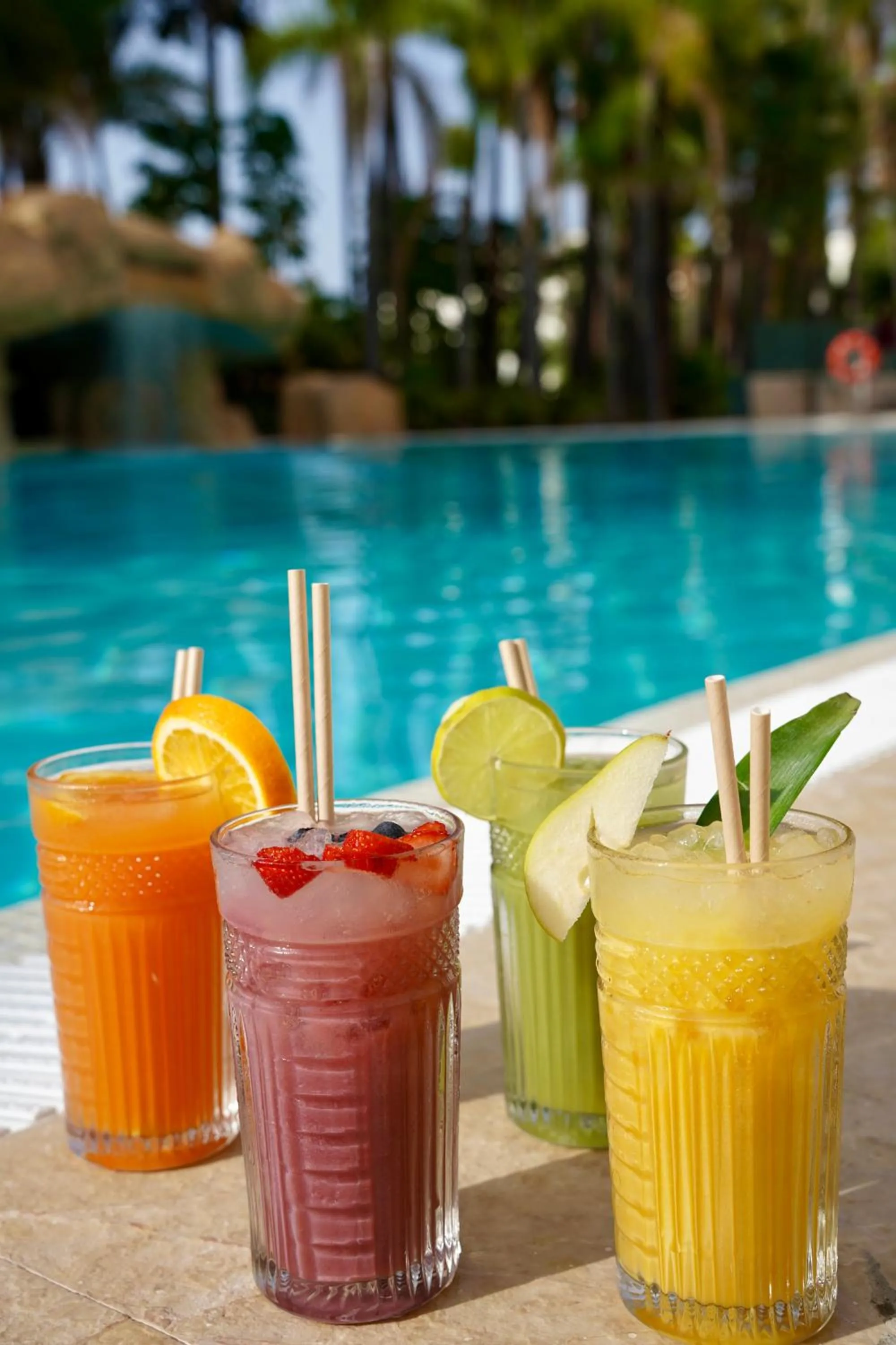 Restaurant/places to eat in Guadalpin Suites