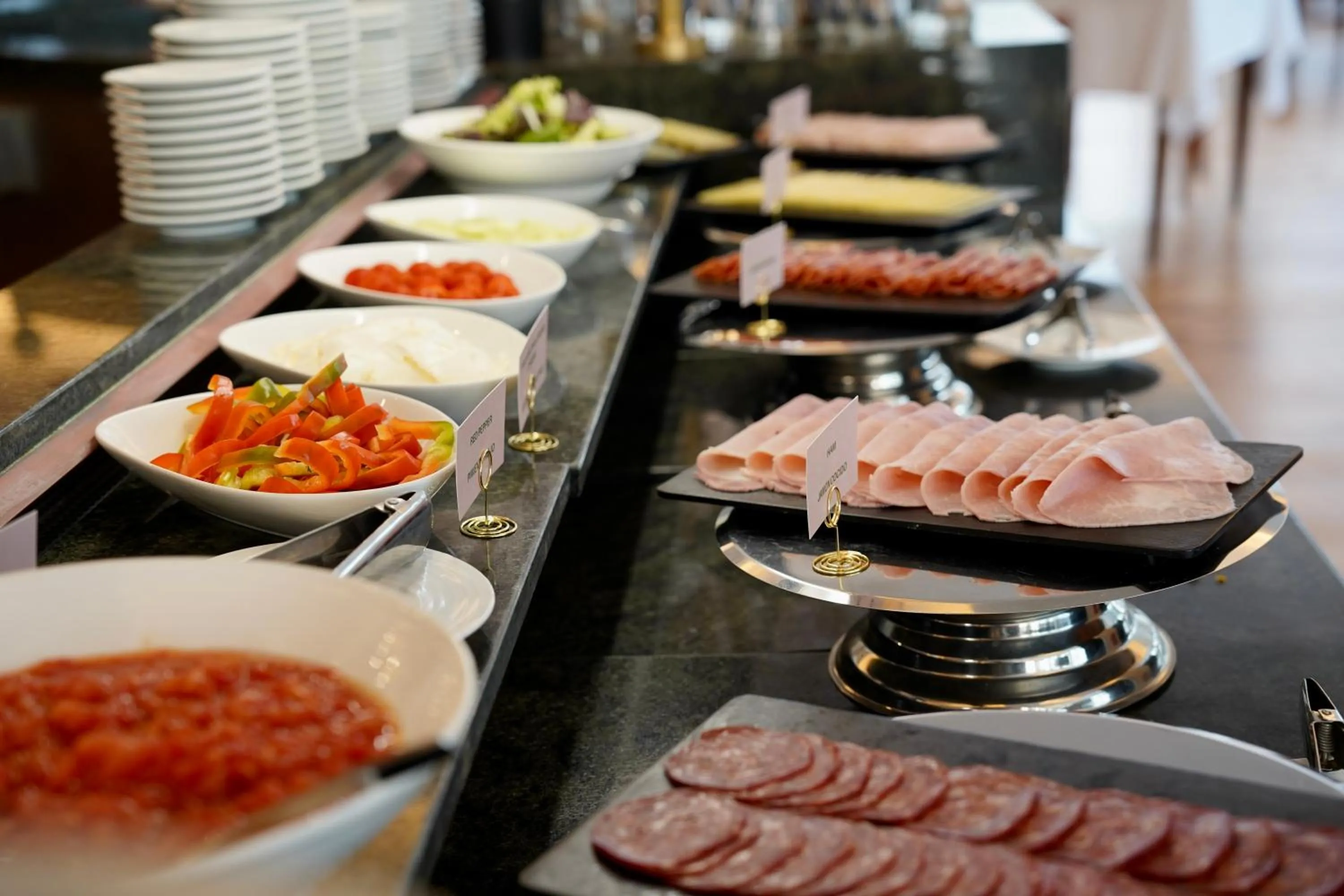 Buffet breakfast in Guadalpin Suites