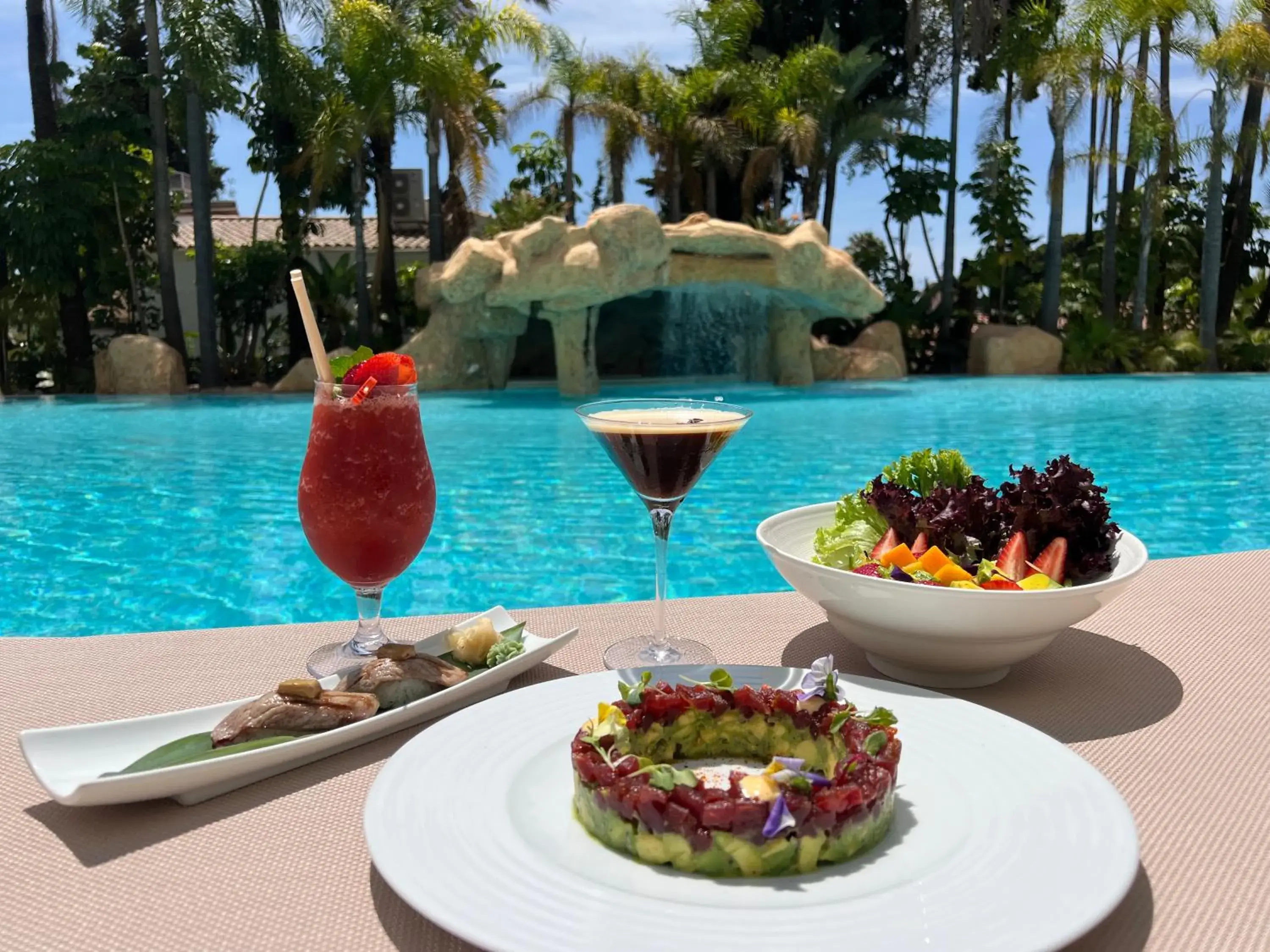 Restaurant/places to eat in Guadalpin Suites Restaurant/places to eat in Guadalpin Suites