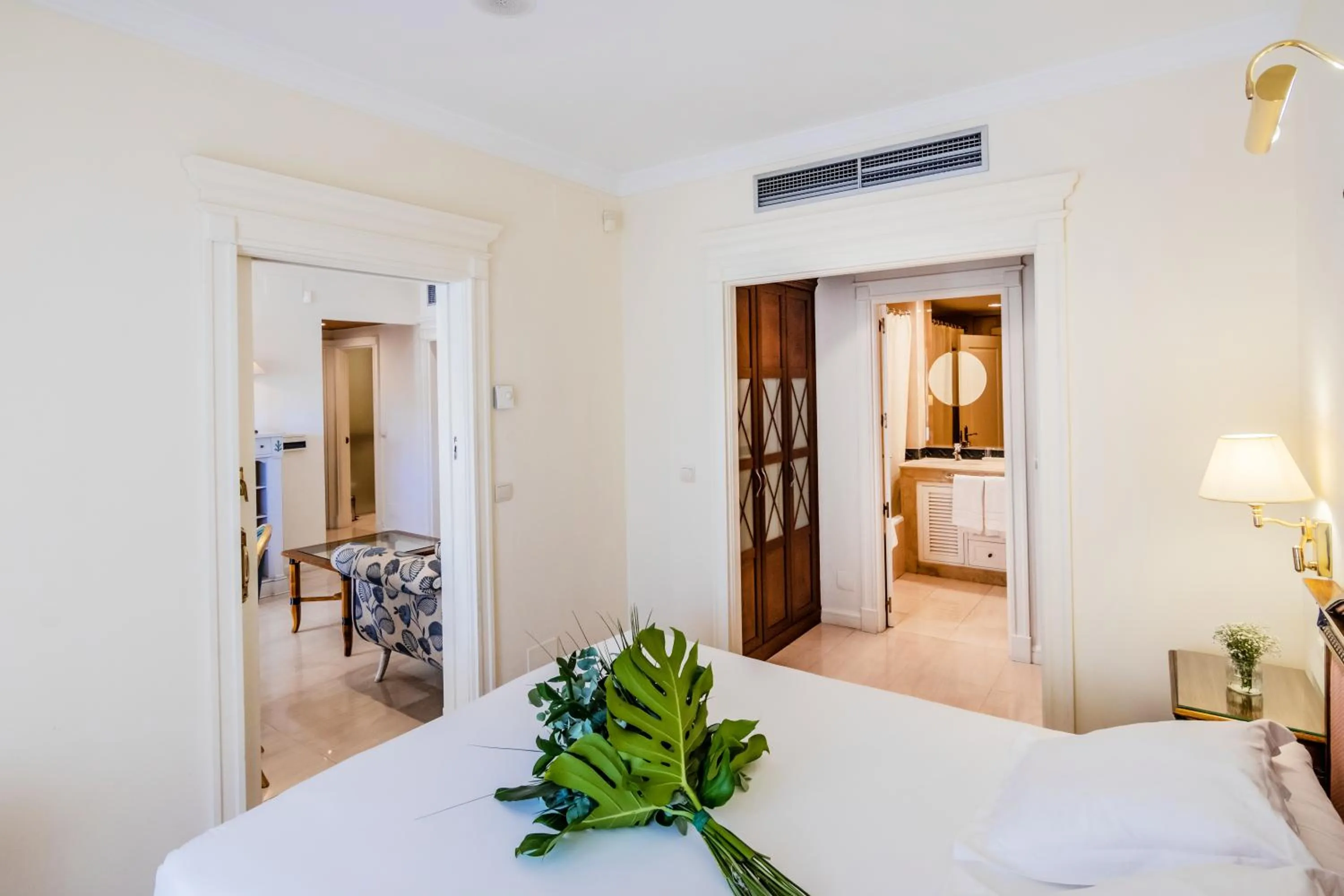 Bedroom, Bed in Guadalpin Suites